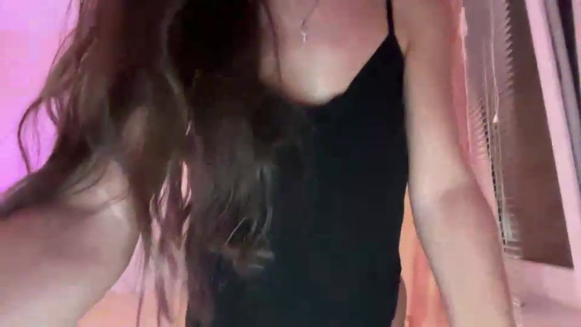 Gallery image thumbnail from MariRi's myfreecams stream on, 07/26/2026, 23:23 image 19 of 20