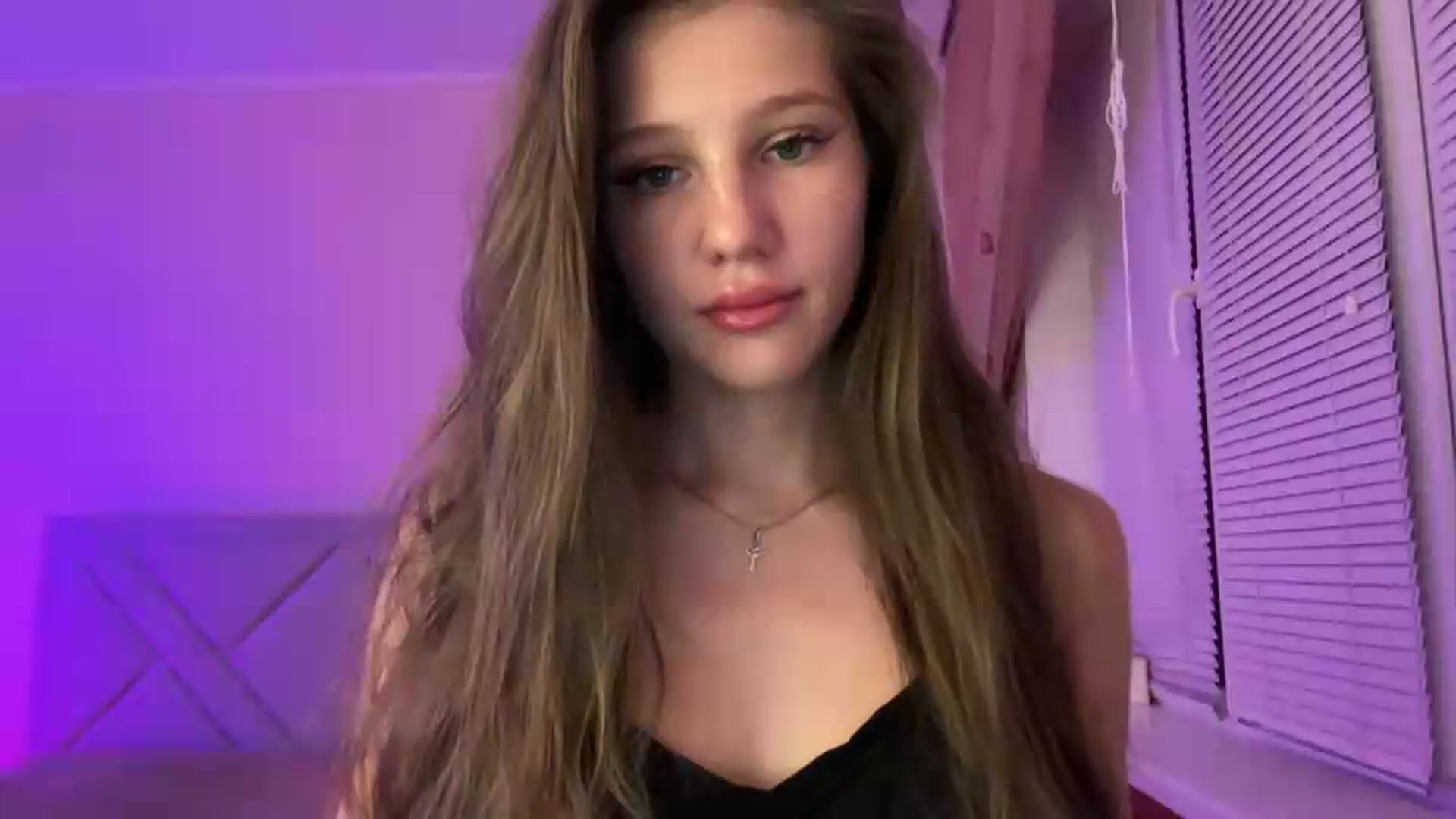 Gallery image thumbnail from MariRi's myfreecams stream on, 07/27/2026, 24:04 image 17 of 20