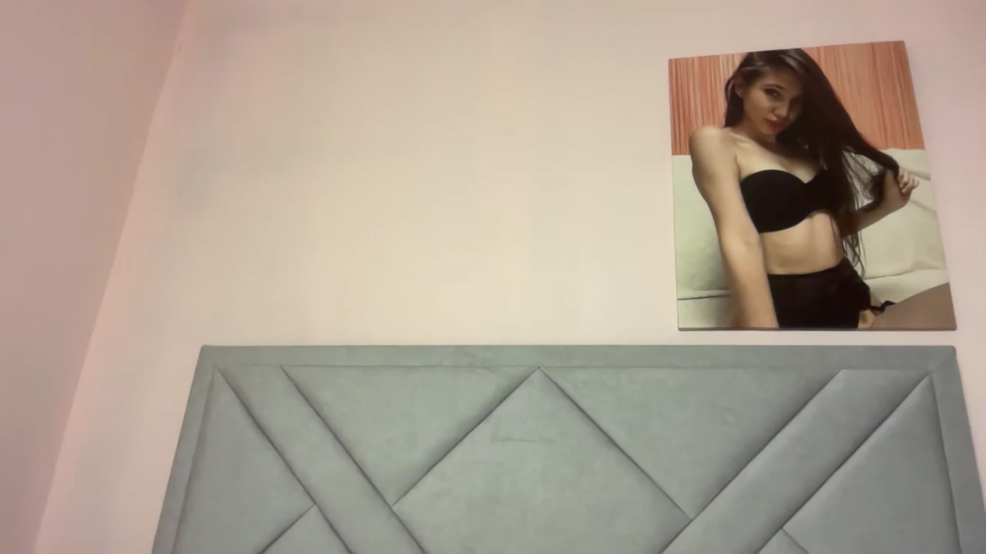 Gallery image thumbnail from MariRi's myfreecams stream on, 07/29/2026, 24:16 image 20 of 20