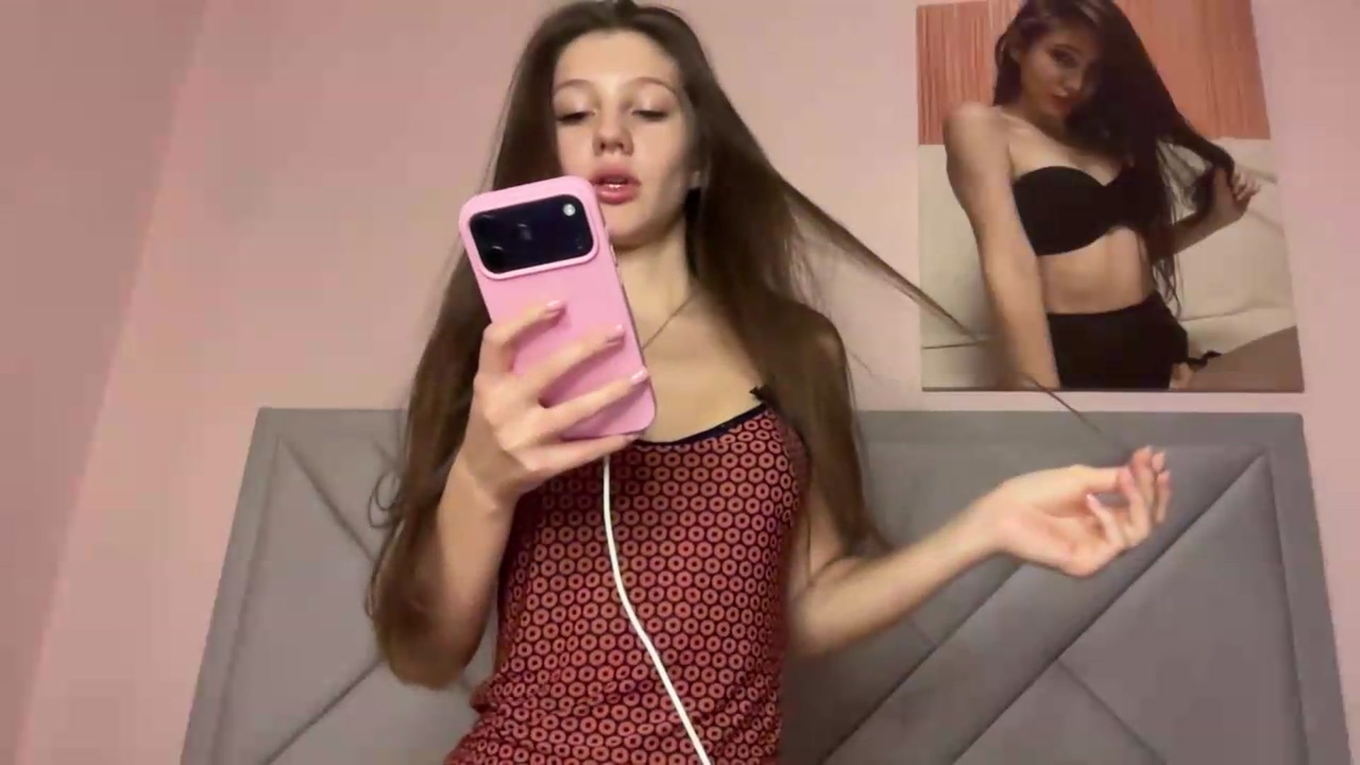 Gallery image thumbnail from MariRi's myfreecams stream on, 07/29/2026, 24:16 image 18 of 20