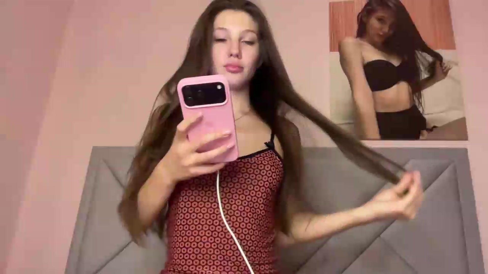 Gallery image thumbnail from MariRi's myfreecams stream on, 07/29/2026, 24:16 image 19 of 20