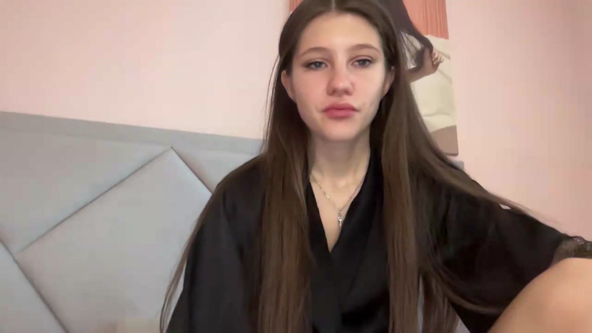 Gallery image thumbnail from MariRi's myfreecams stream on, 07/31/2026, 15:46 image 18 of 20