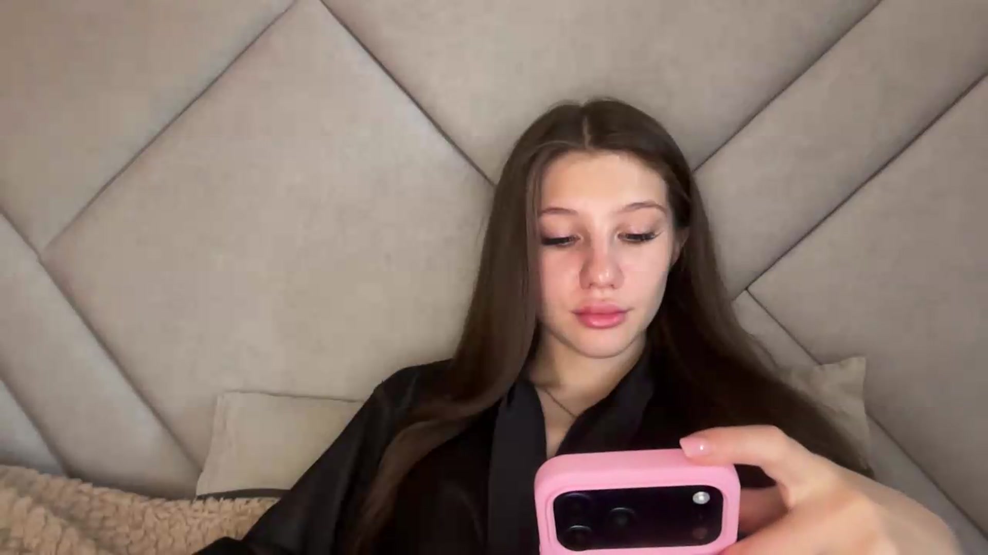 Gallery image thumbnail from MariRi's myfreecams stream on, 07/31/2026, 16:16 image 9 of 20