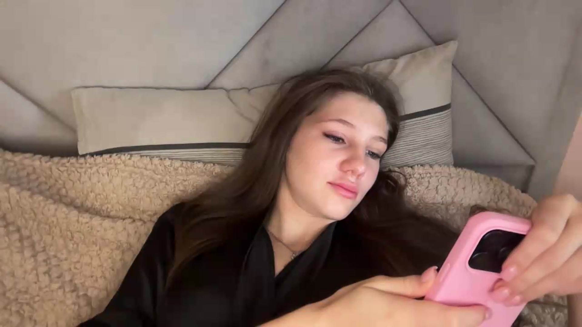 Gallery image thumbnail from MariRi's myfreecams stream on, 07/31/2026, 16:16 image 15 of 20