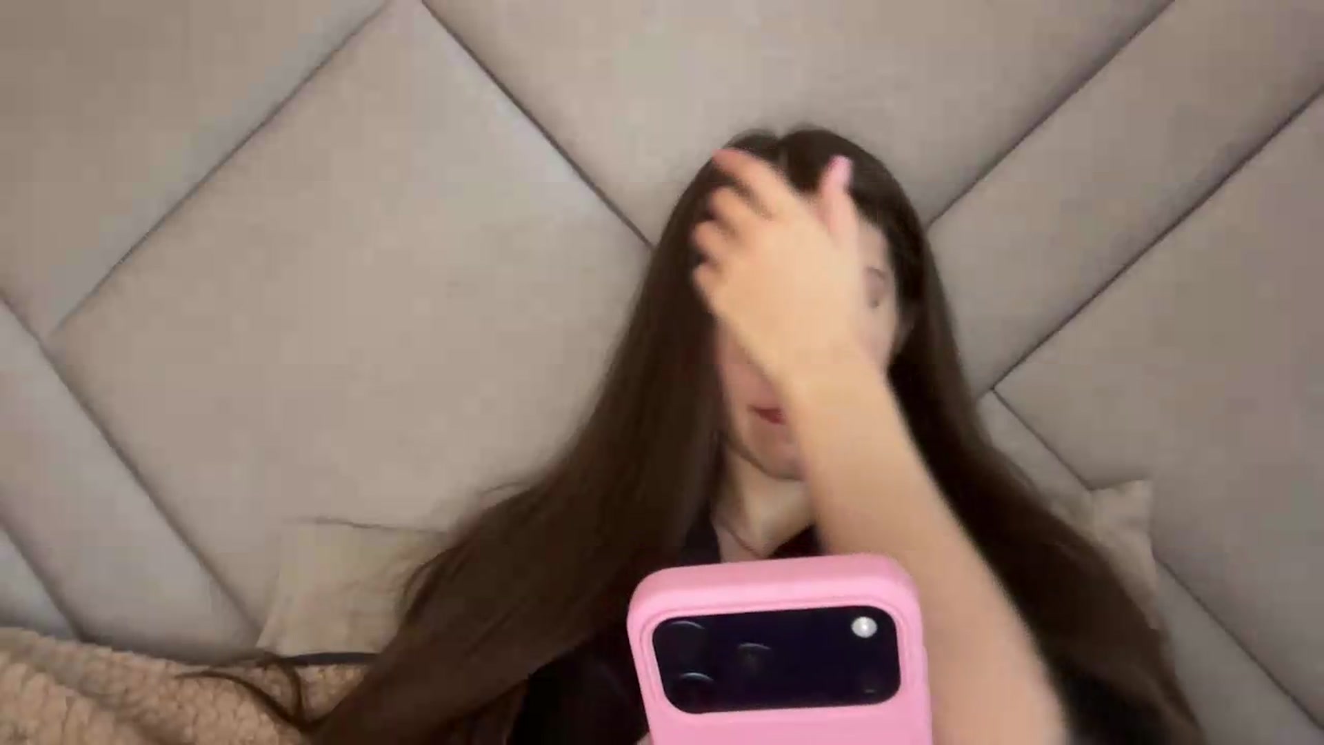 Gallery image thumbnail from MariRi's myfreecams stream on, 07/31/2026, 16:16 image 7 of 20