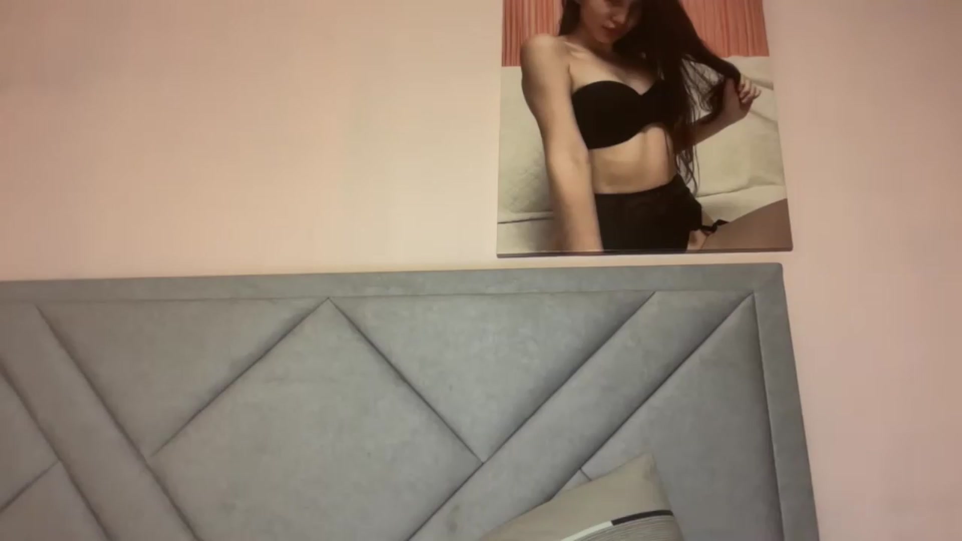 Gallery image thumbnail from MariRi's myfreecams stream on, 08/01/2026, 01:21 image 4 of 20