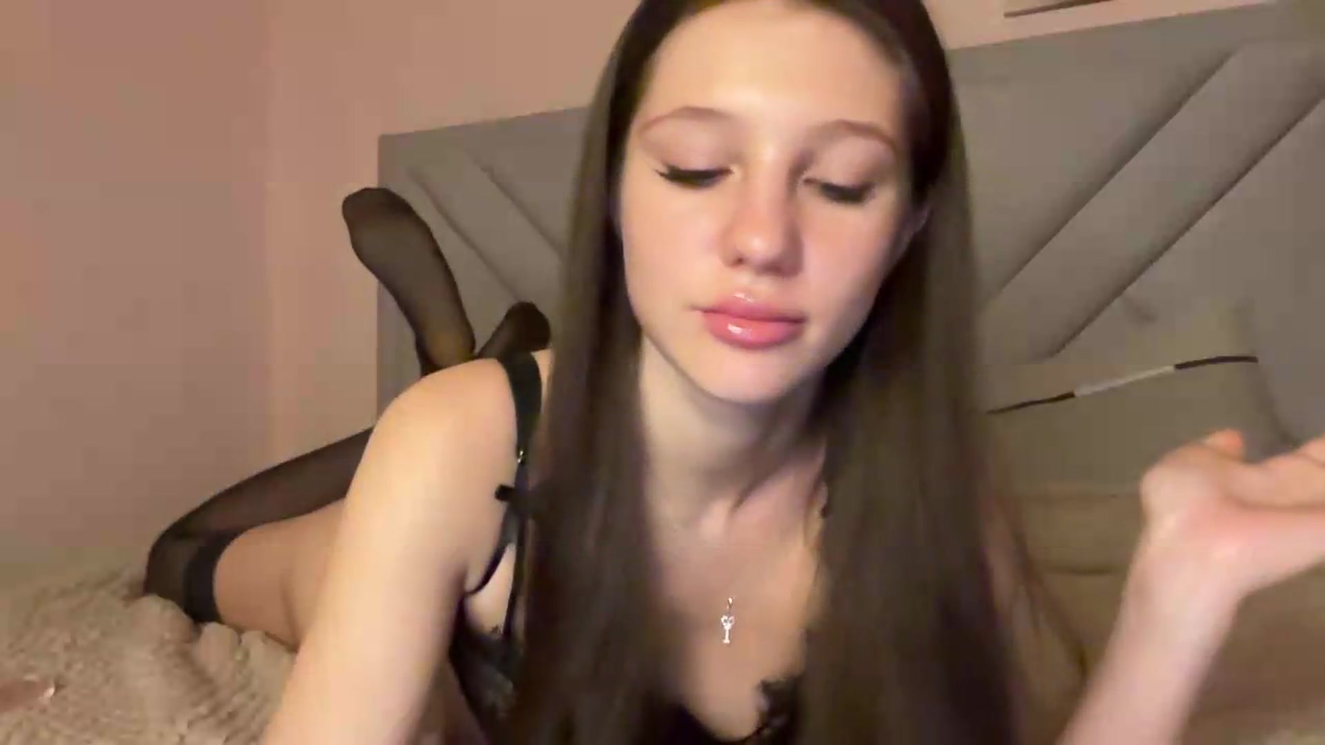 Gallery image thumbnail from MariRi's myfreecams stream on, 08/01/2026, 01:21 image 11 of 20