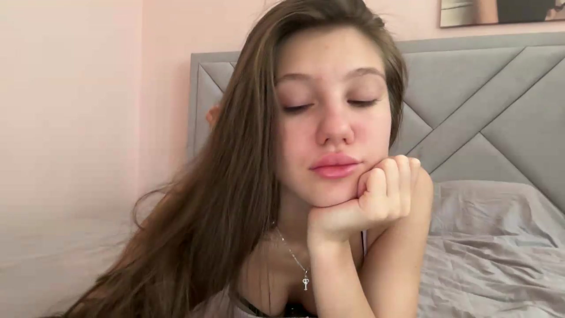 Gallery image thumbnail from MariRi's myfreecams stream on, 08/06/2026, 08:59 image 14 of 20