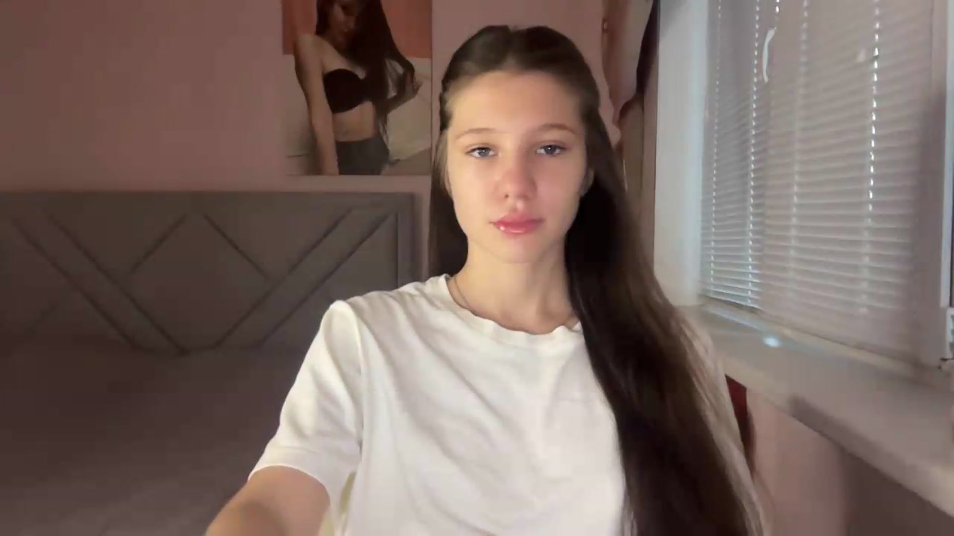Gallery image thumbnail from MariRi's myfreecams stream on, 08/07/2026, 17:15 image 17 of 20