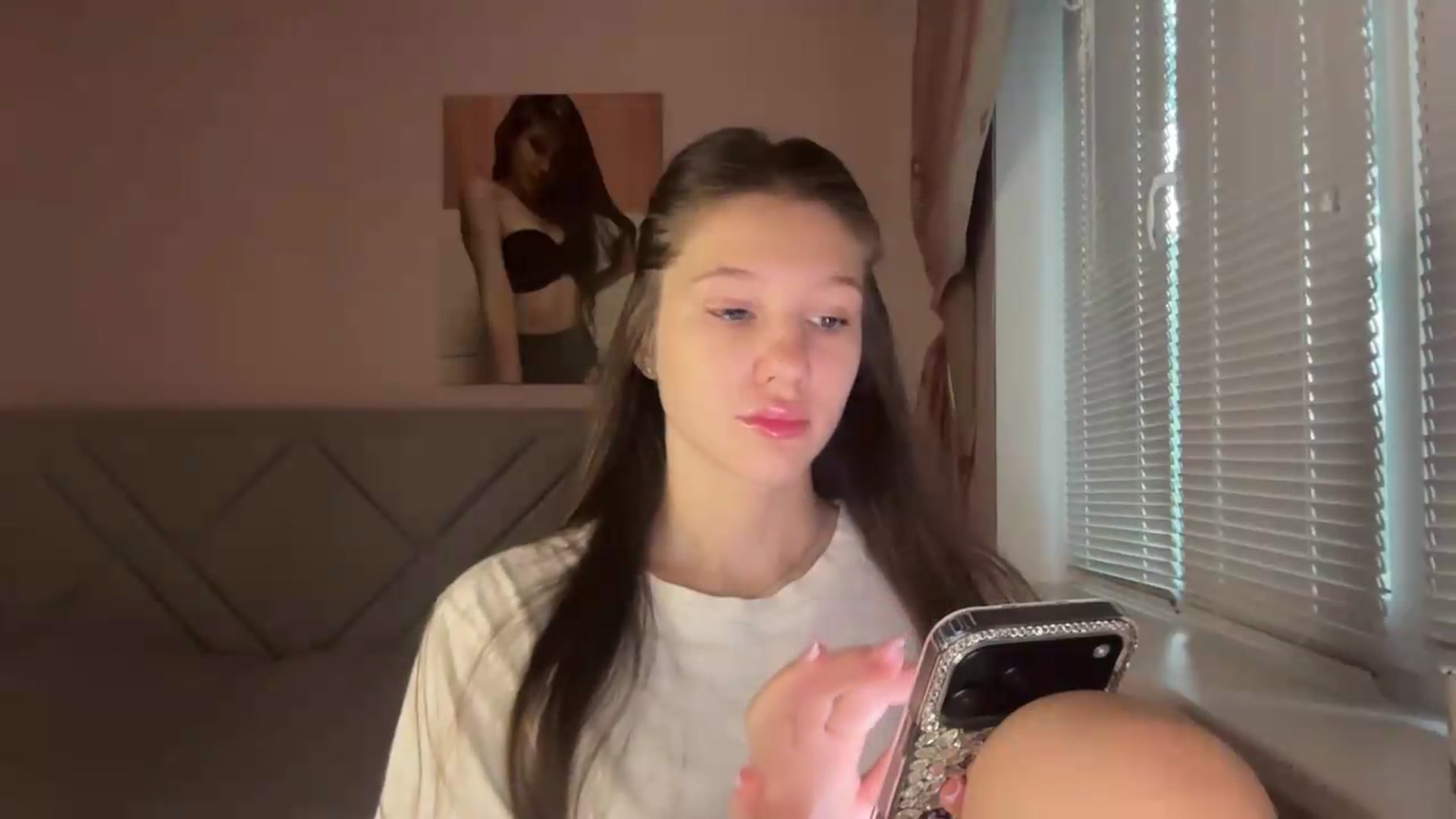 Gallery image thumbnail from MariRi's myfreecams stream on, 08/07/2026, 17:15 image 8 of 20