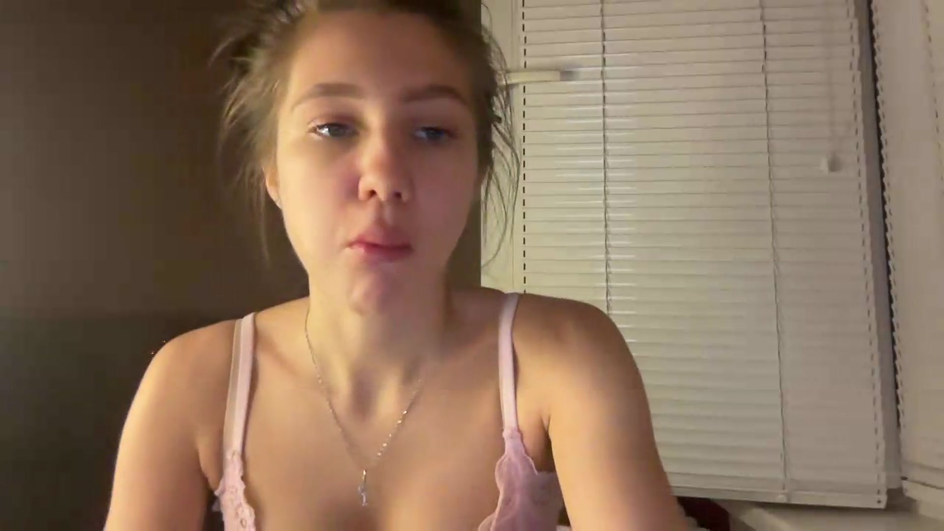 Gallery image thumbnail from MariRi's myfreecams stream on, 08/07/2026, 23:40 image 5 of 20