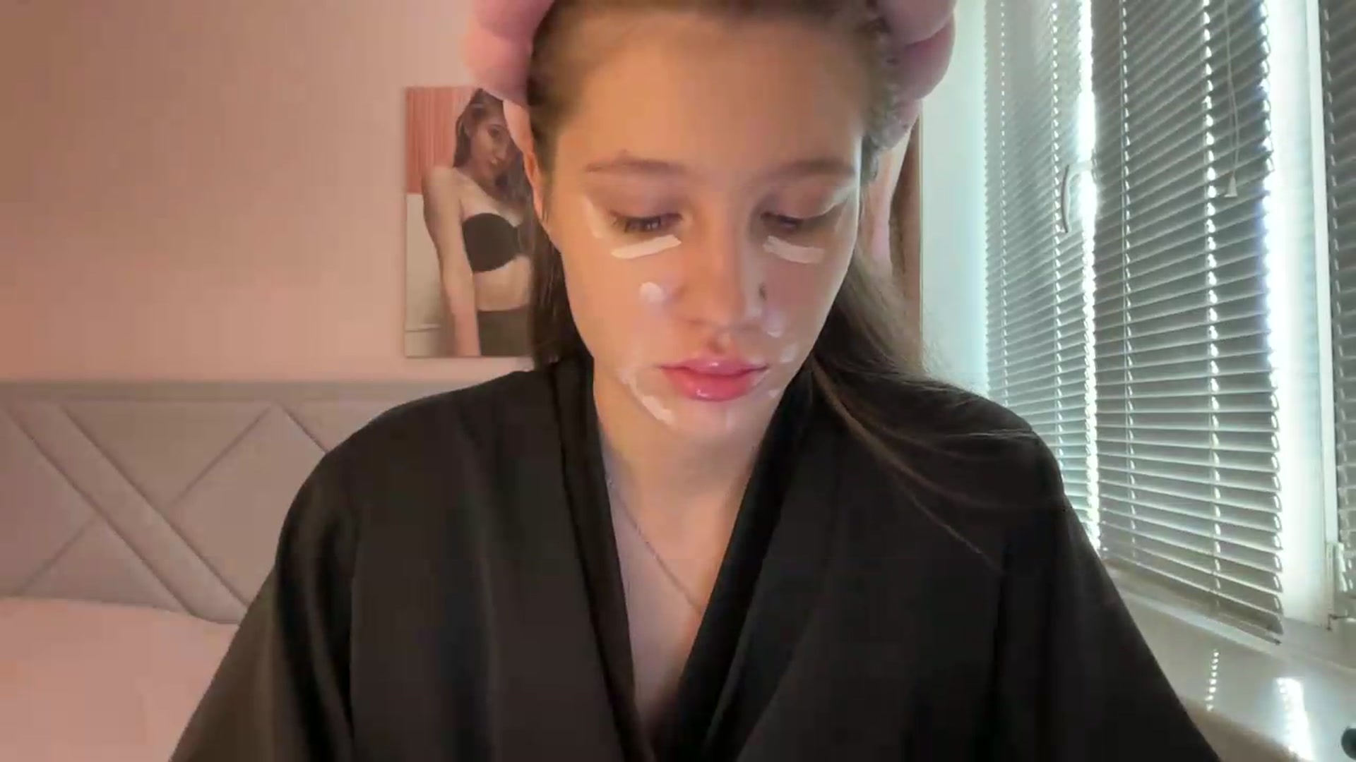 Gallery image thumbnail from MariRi's myfreecams stream on, 08/10/2026, 06:37 image 3 of 20