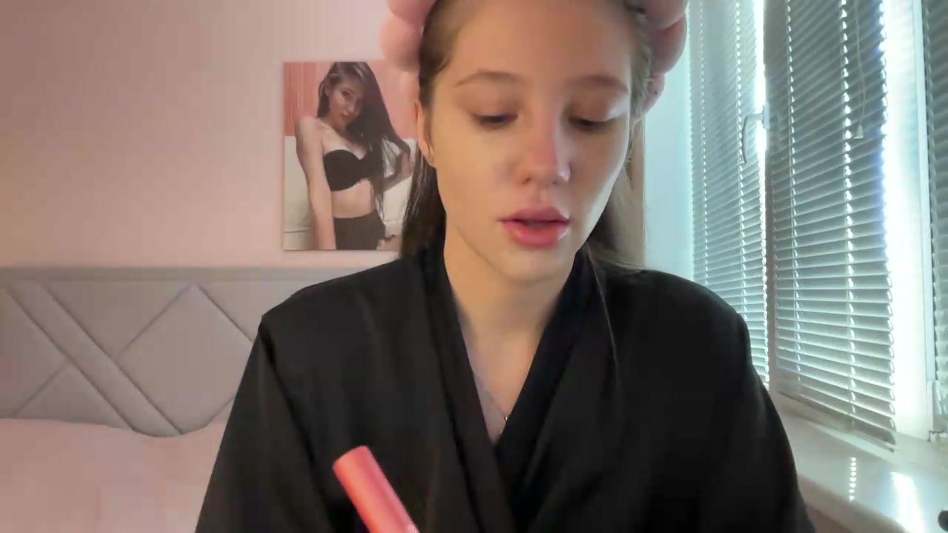 Gallery image thumbnail from MariRi's myfreecams stream on, 08/10/2026, 06:37 image 2 of 20