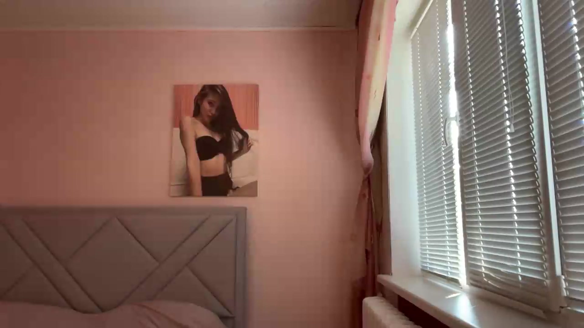 Gallery image thumbnail from MariRi's myfreecams stream on, 08/10/2026, 06:37 image 19 of 20