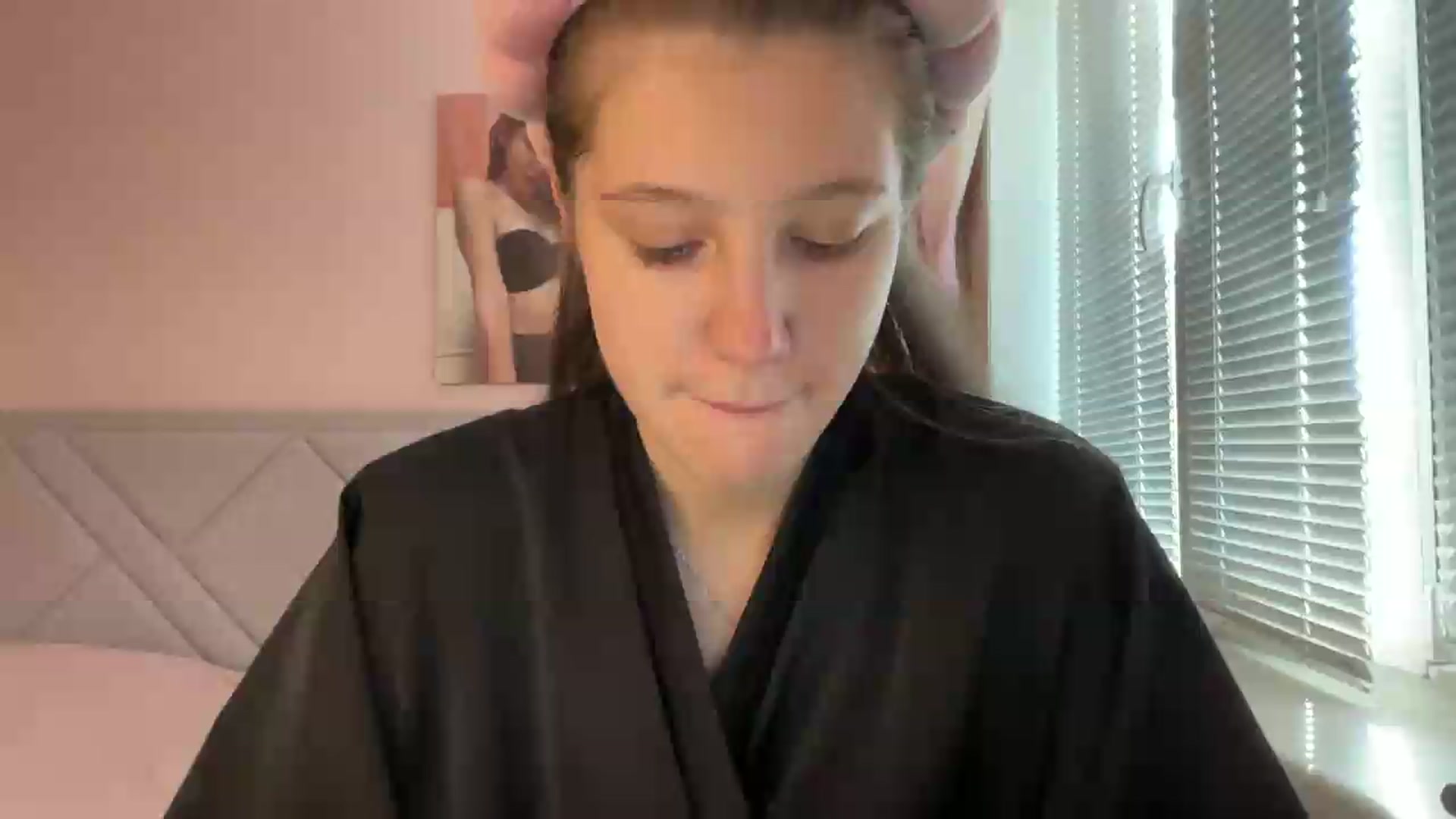 Gallery image thumbnail from MariRi's myfreecams stream on, 08/10/2026, 06:37 image 1 of 20
