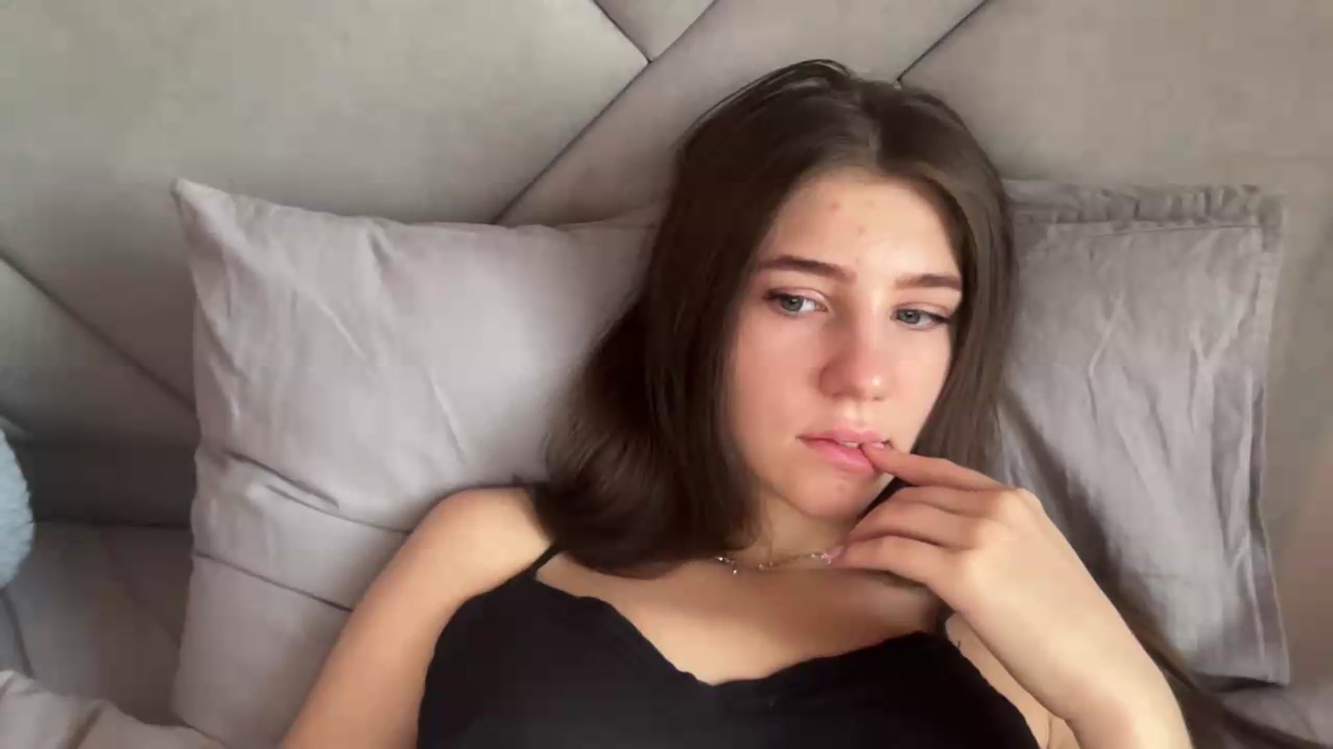 Gallery image thumbnail from MariRi's myfreecams stream on, 08/22/2026, 15:58 image 16 of 20