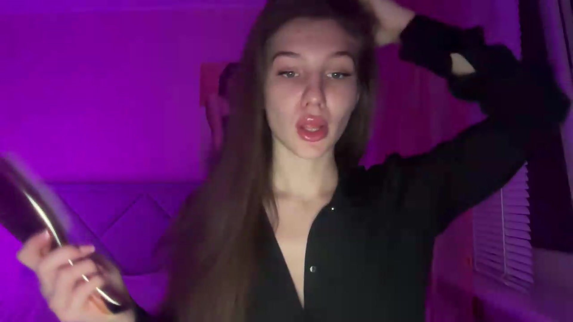 Gallery image thumbnail from MariRi's myfreecams stream on, 08/25/2026, 01:19 image 3 of 20