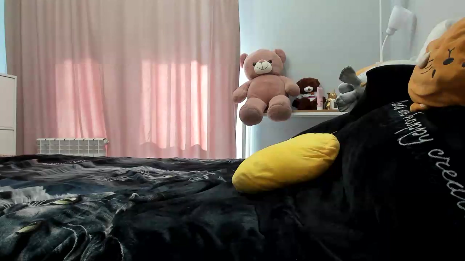 Gallery image thumbnail from Mari_Di's myfreecams stream on, 07/12/2026, 14:34 image 14 of 20