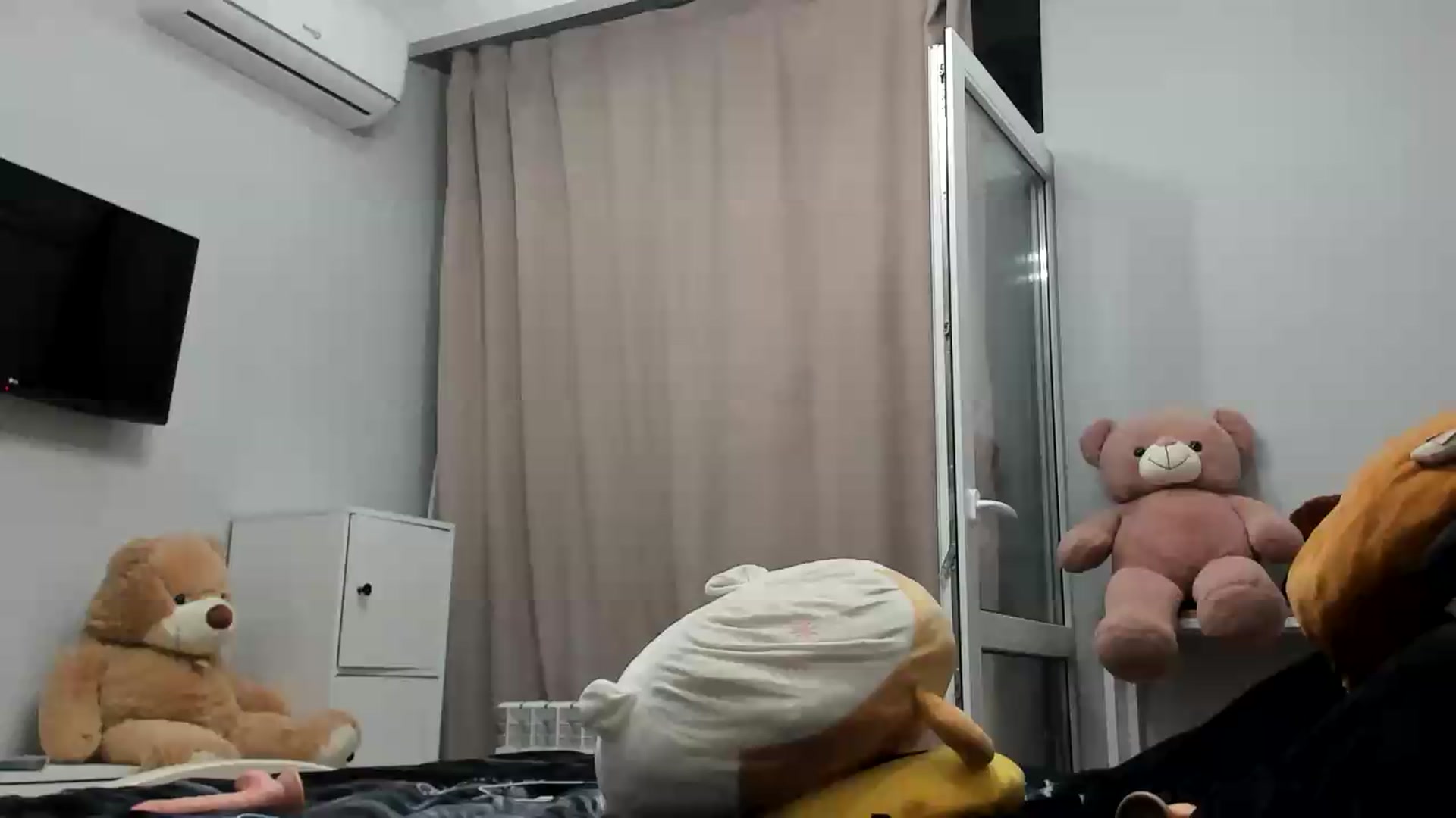 Gallery image thumbnail from Mari_Di's myfreecams stream on, 07/18/2026, 20:23 image 19 of 20
