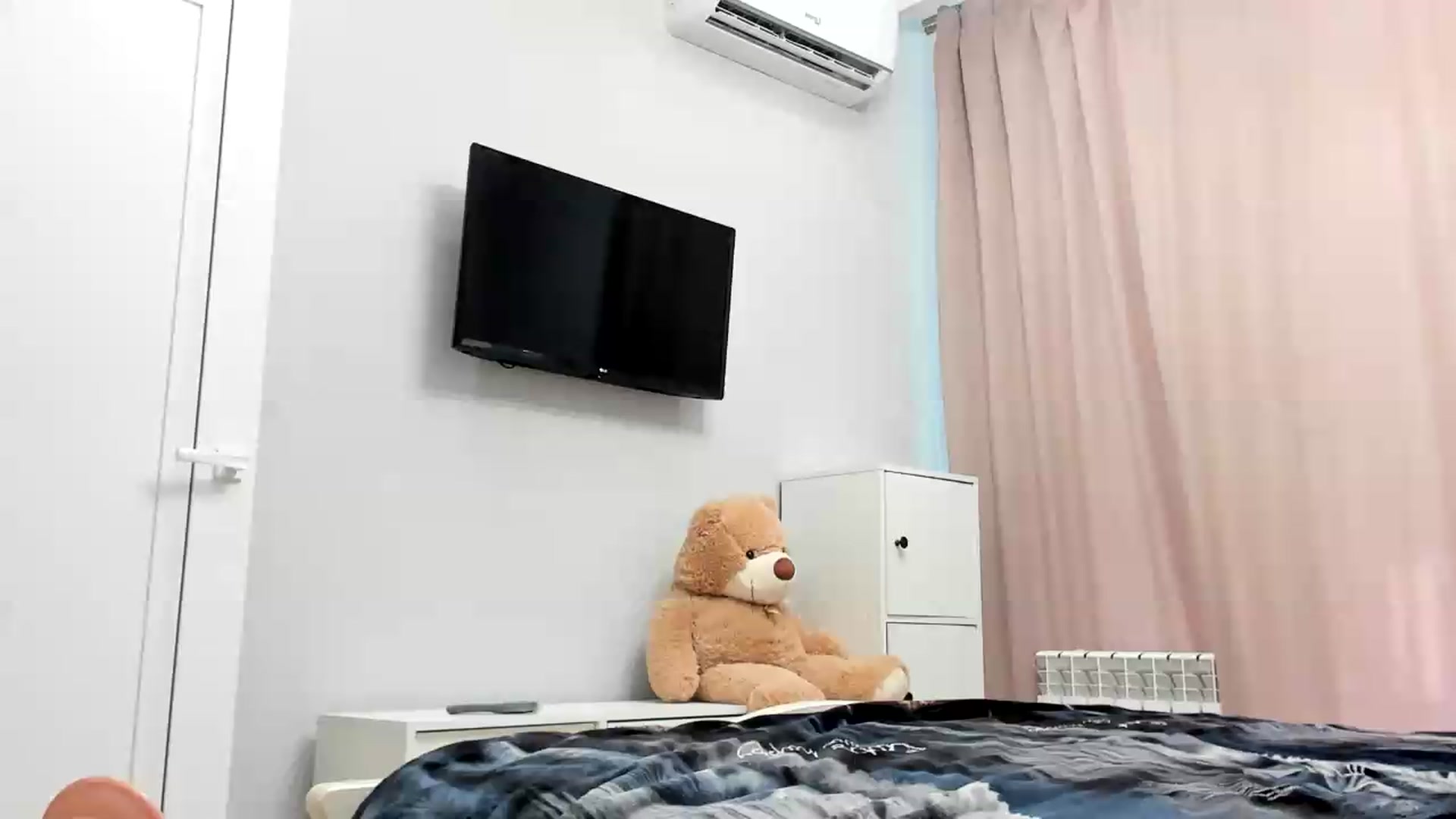 Gallery image thumbnail from Mari_Di's myfreecams stream on, 07/21/2026, 14:23 image 11 of 20