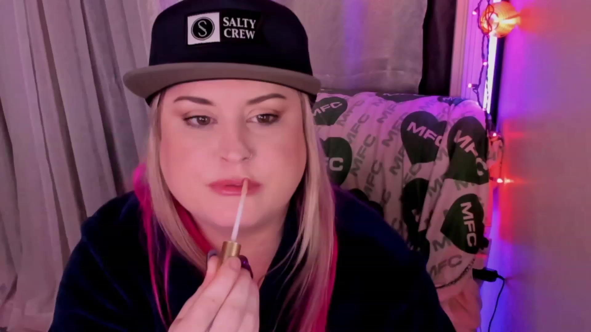 Gallery image thumbnail from Mari_JaeBDAY's myfreecams stream on, 11/18/2022, 09:26 image 20 of 20