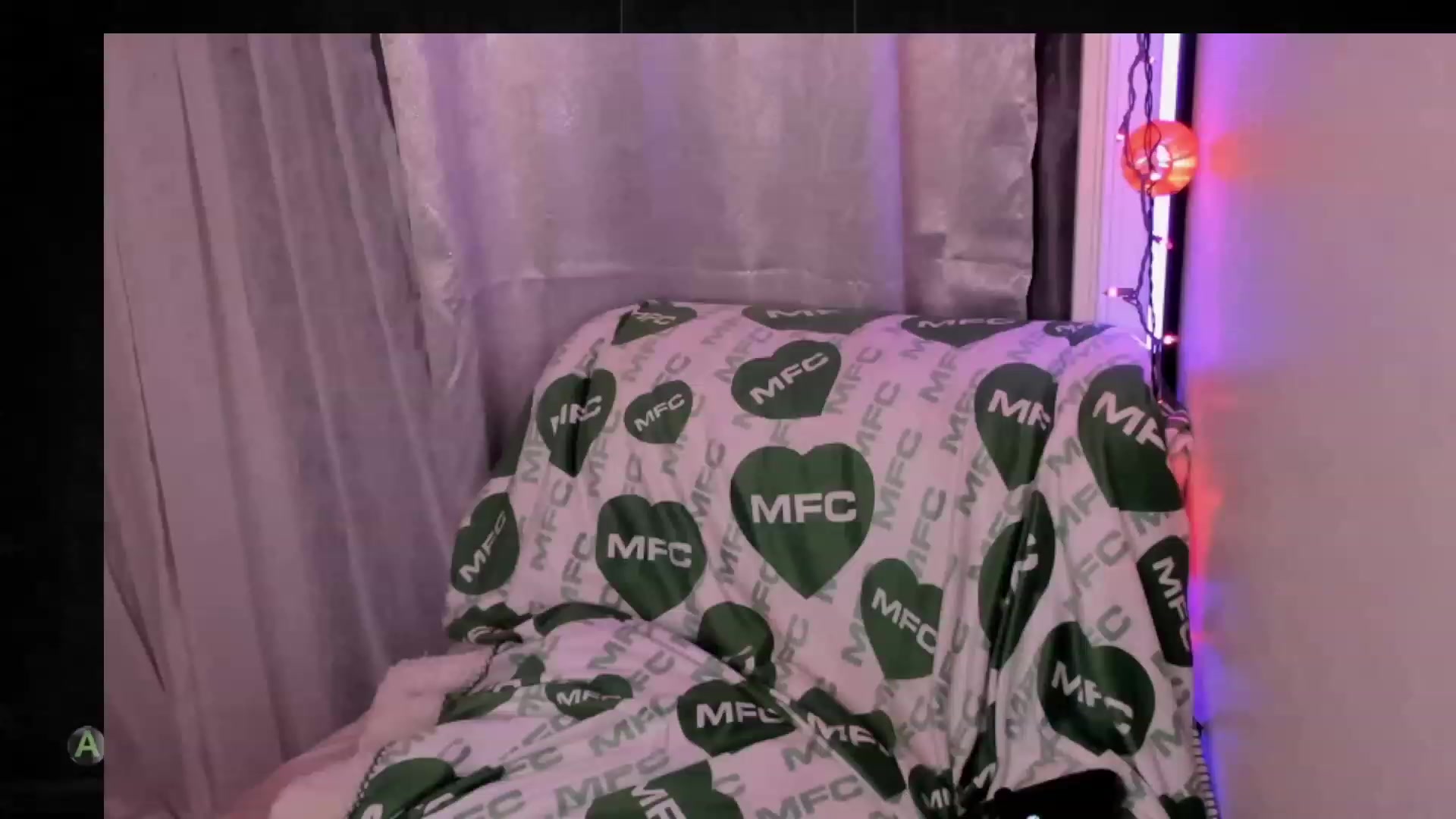 Gallery image thumbnail from Mari_JaeBDAY's myfreecams stream on, 11/21/2022, 09:03 image 1 of 20