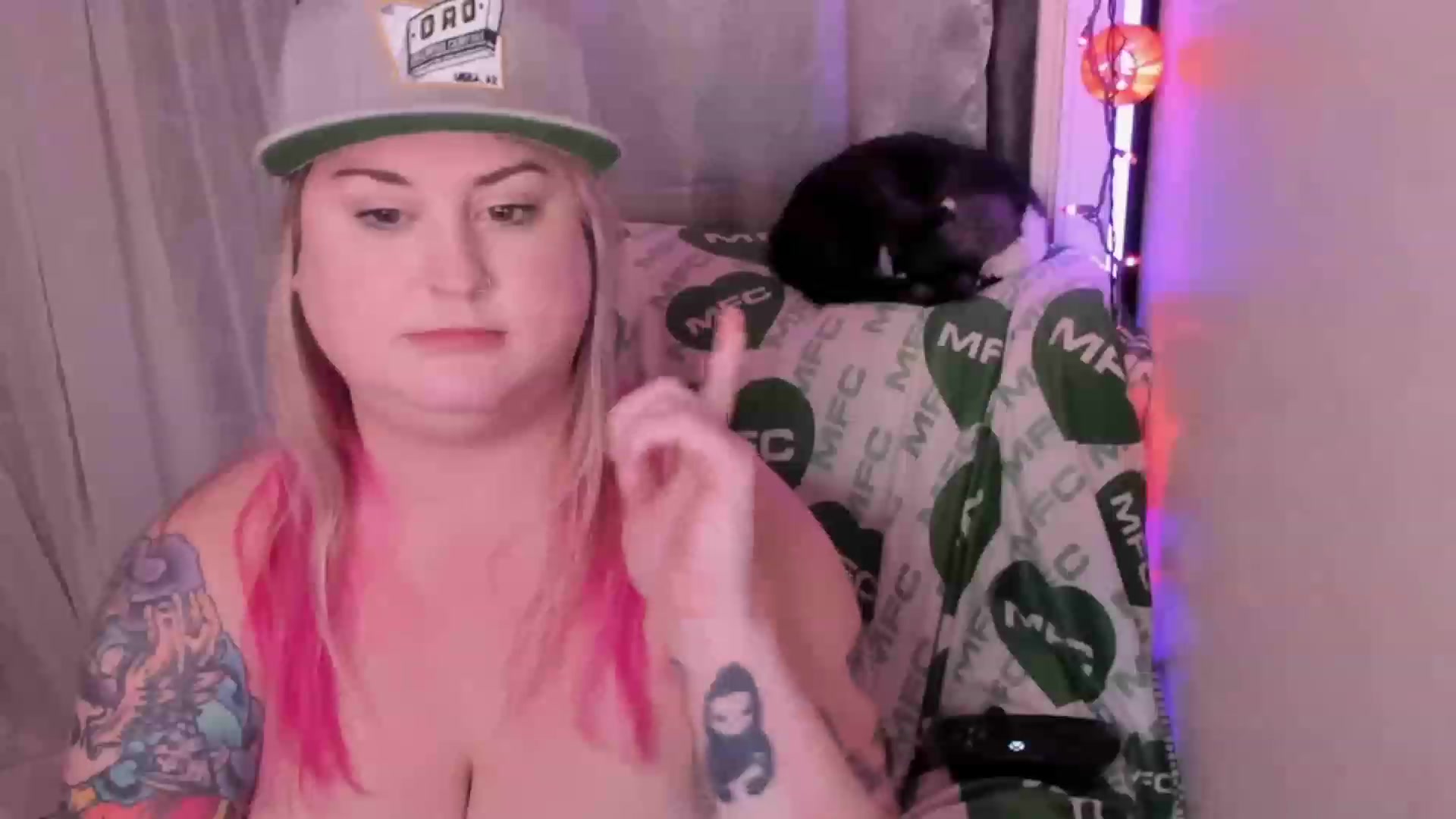 Gallery image thumbnail from Mari_JaeBDAY's myfreecams stream on, 11/21/2022, 09:03 image 19 of 20