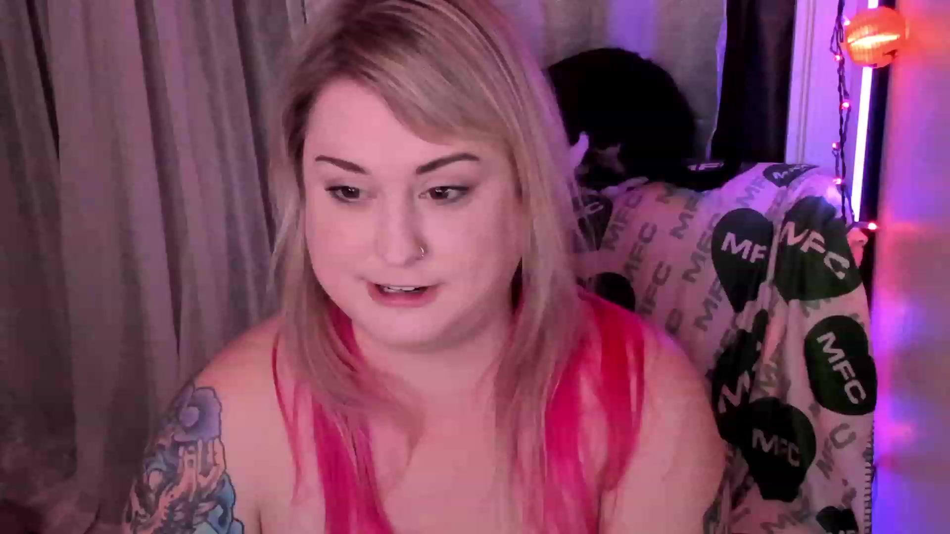 Gallery image thumbnail from Mari_JaeBDAY's myfreecams stream on, 11/23/2022, 08:06 image 6 of 20