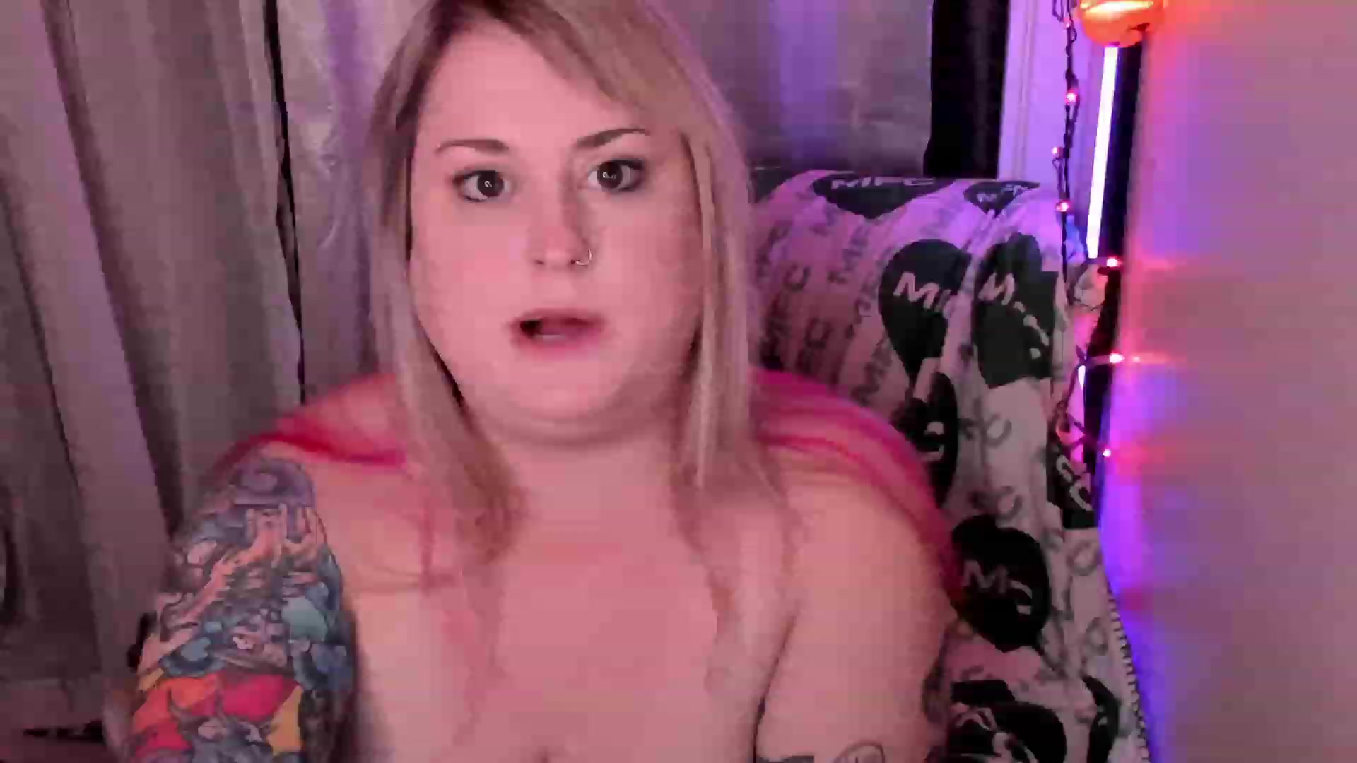 Gallery image thumbnail from Mari_JaeBDAY's myfreecams stream on, 11/27/2022, 11:54 image 19 of 20