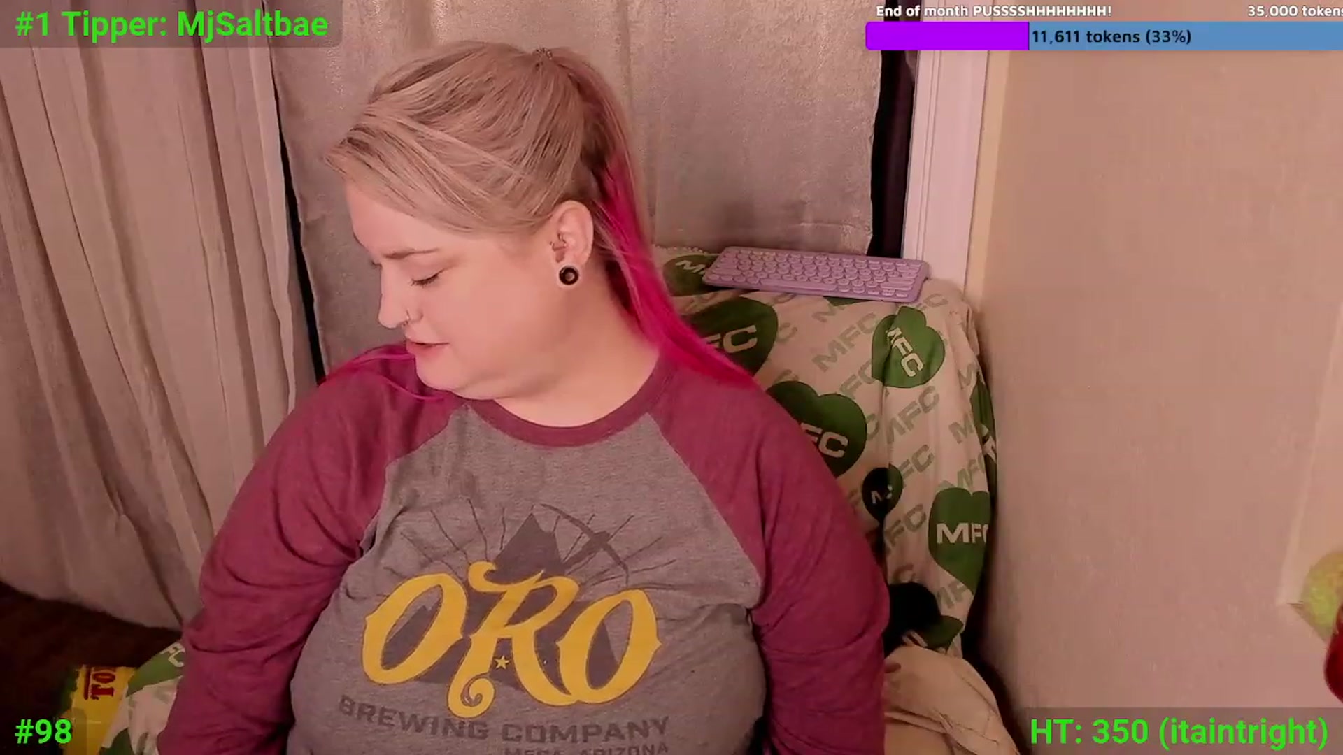 Gallery image thumbnail from Mari_JaeBDAY's myfreecams stream on, 11/26/2023, 04:23 image 10 of 20
