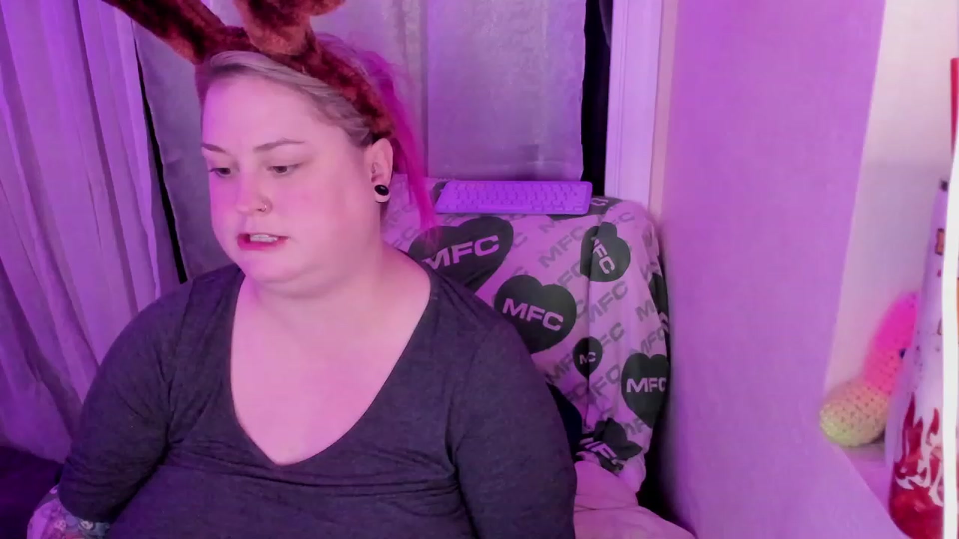 Gallery image thumbnail from Mari_JaeBDAY's myfreecams stream on, 11/27/2023, 08:49 image 1 of 20