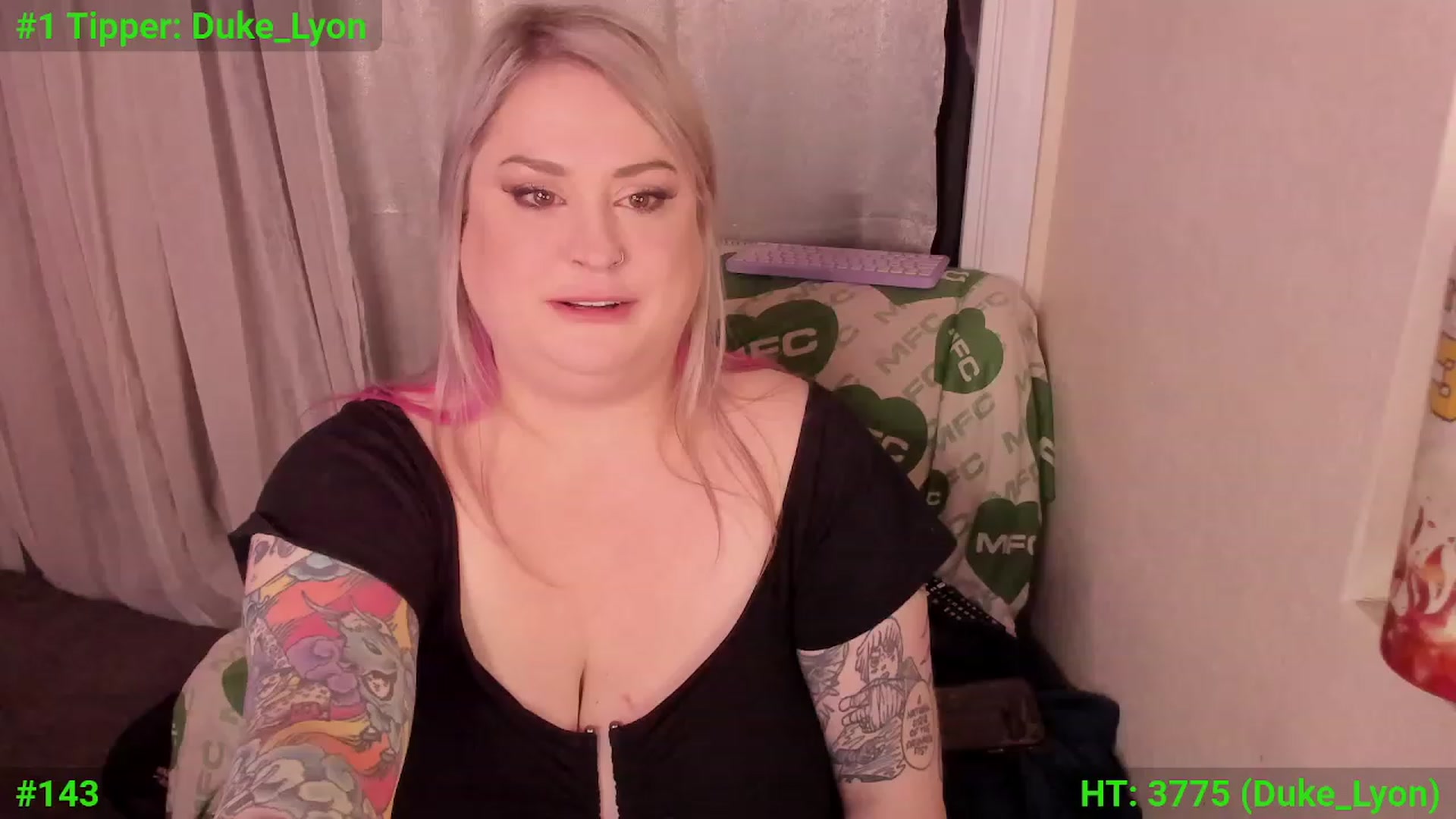 Gallery image thumbnail from Mari_JaeBDAY's myfreecams stream on, 12/01/2023, 08:29 image 5 of 20
