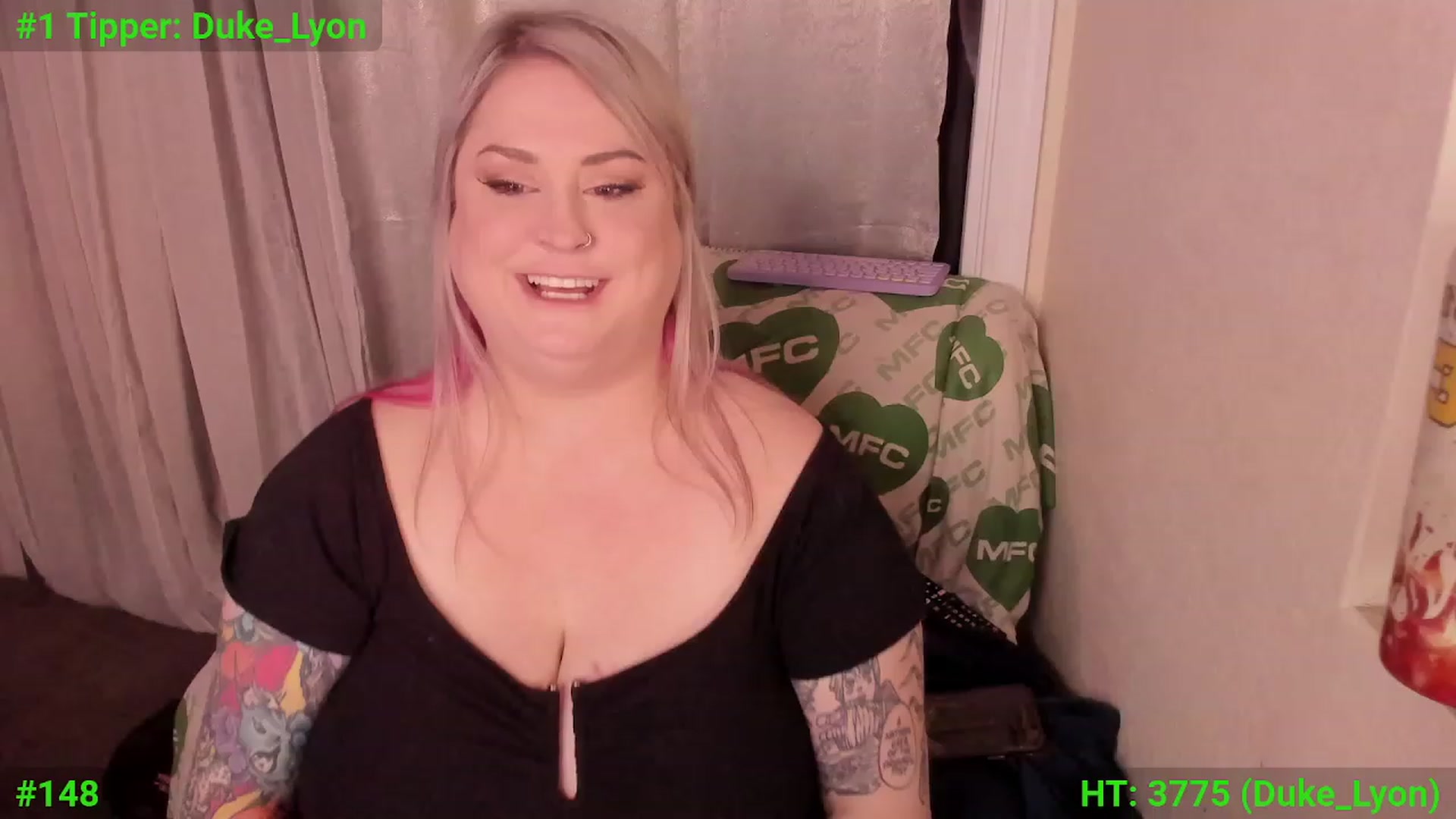 Gallery image thumbnail from Mari_JaeBDAY's myfreecams stream on, 12/01/2023, 08:29 image 9 of 20