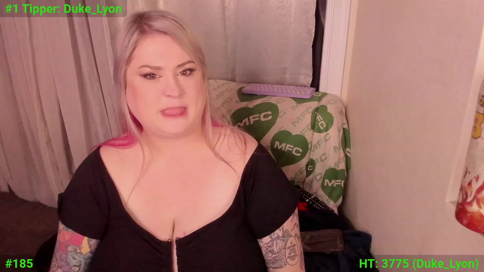 Gallery image thumbnail from Mari_JaeBDAY's myfreecams stream on, 12/01/2023, 08:29 image 18 of 20