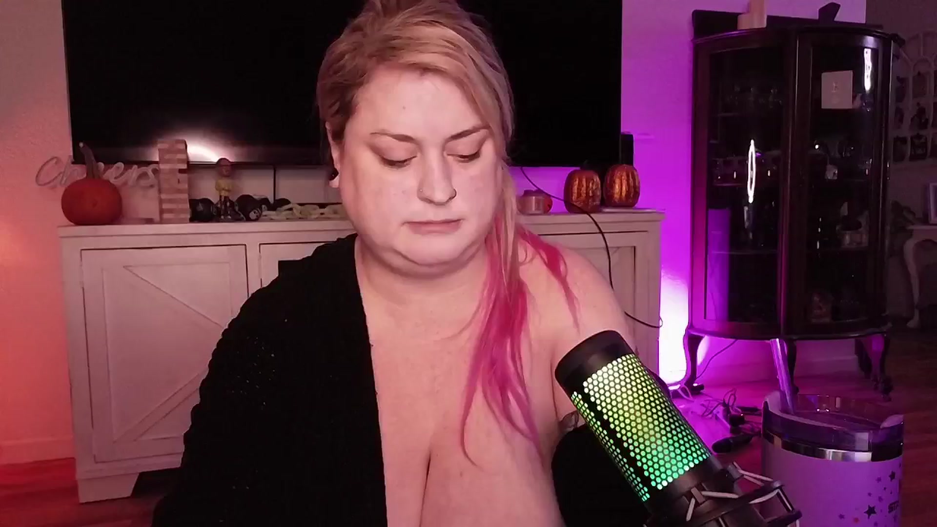Gallery image thumbnail from Mari_JaeBDAY's myfreecams stream on, 11/19/2024, 09:04 image 16 of 20