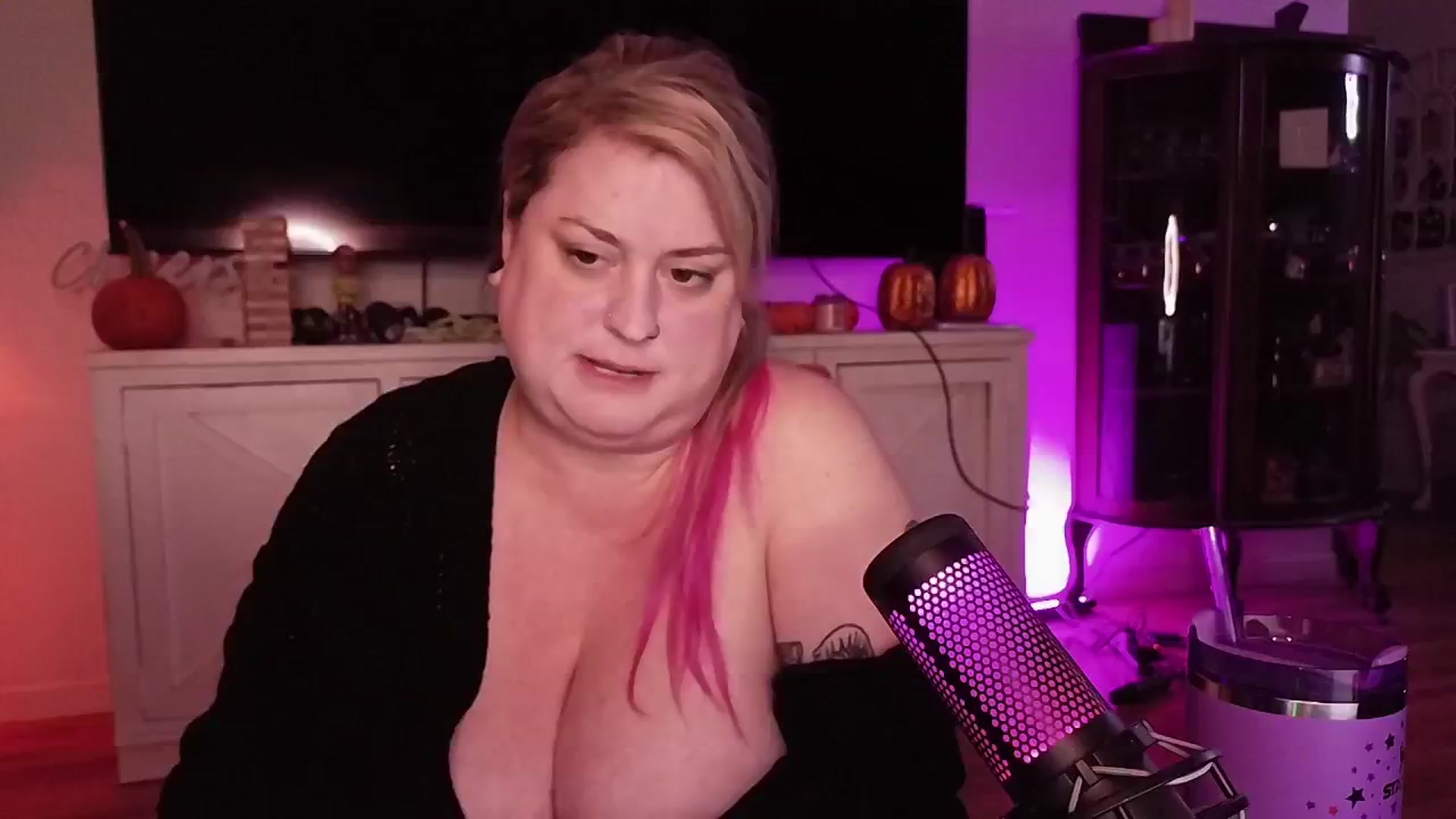 Gallery image thumbnail from Mari_JaeBDAY's myfreecams stream on, 11/19/2024, 09:04 image 11 of 20