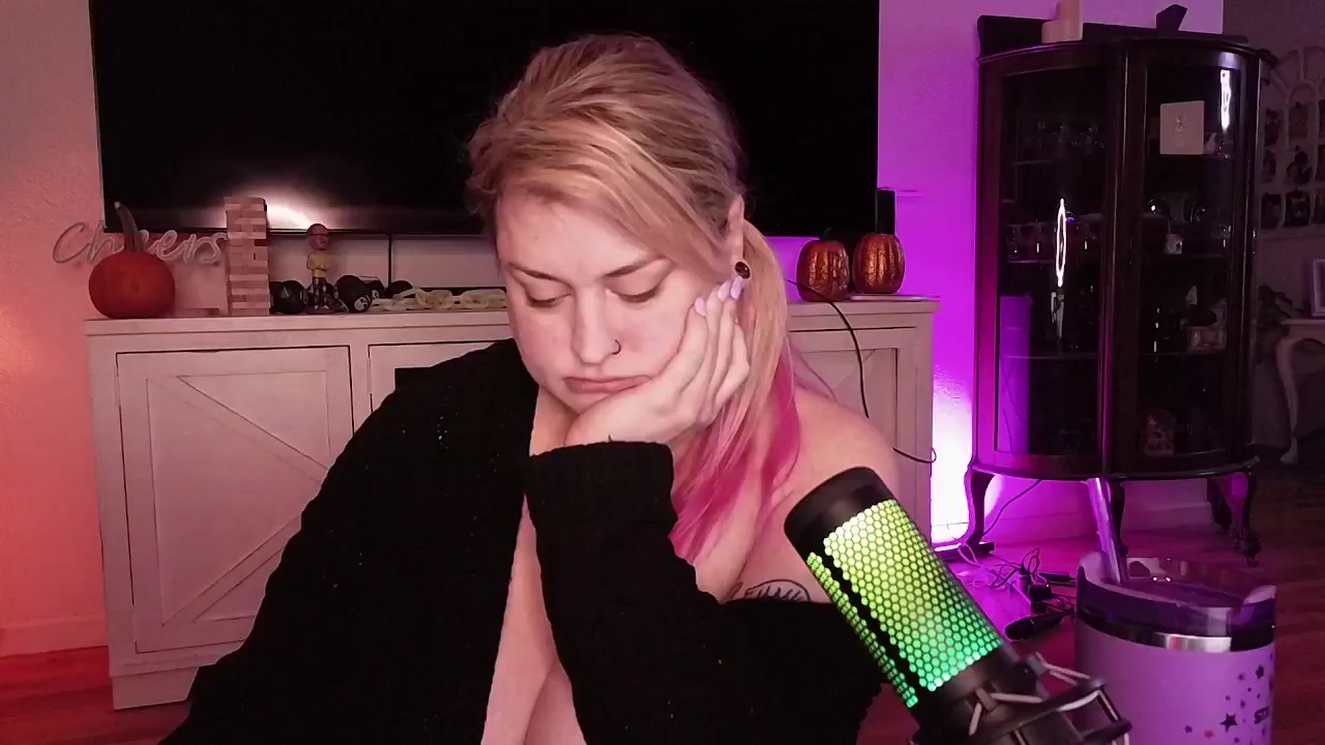 Gallery image thumbnail from Mari_JaeBDAY's myfreecams stream on, 11/19/2024, 09:04 image 10 of 20