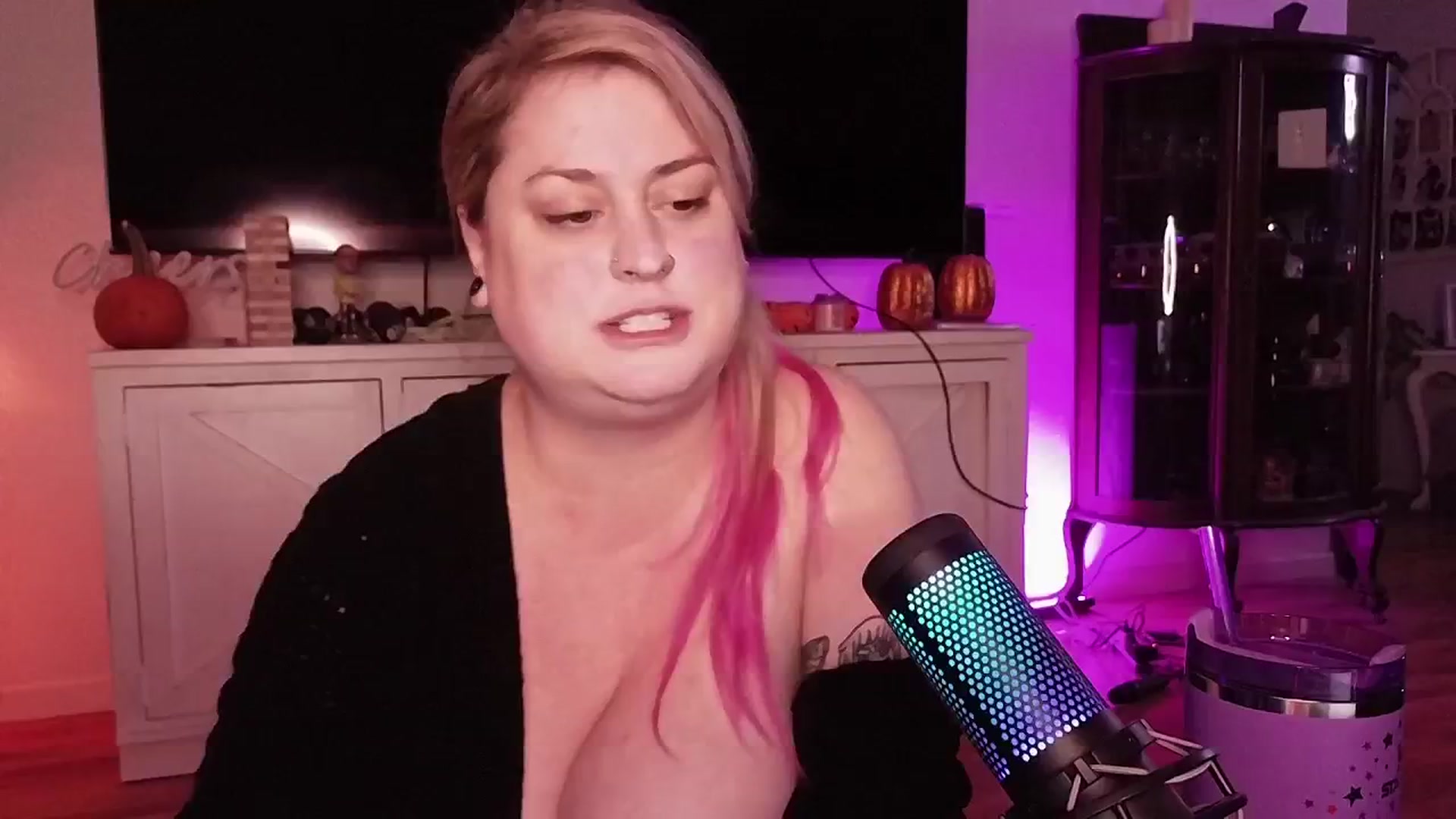Gallery image thumbnail from Mari_JaeBDAY's myfreecams stream on, 11/19/2024, 09:04 image 15 of 20