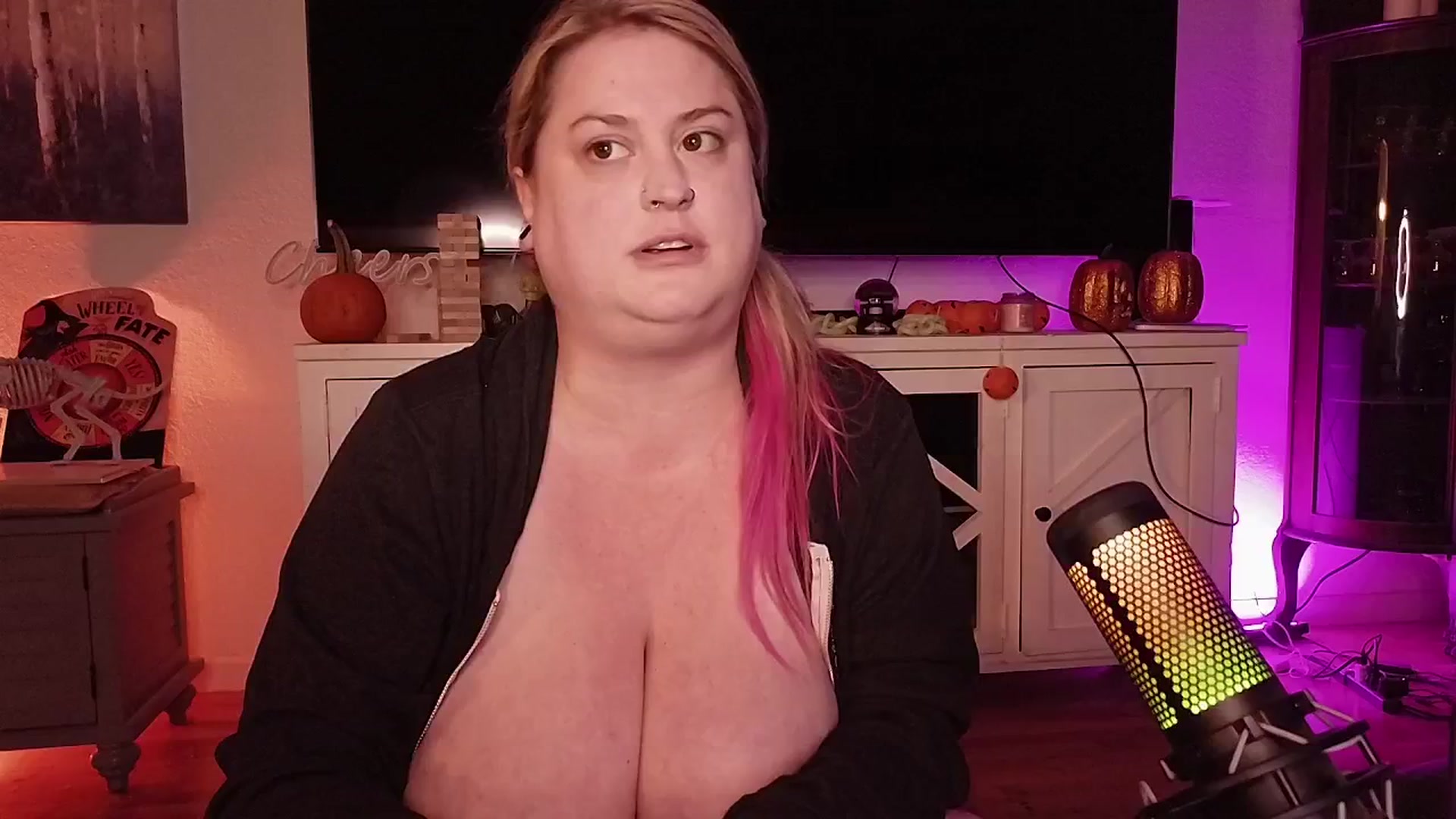 Gallery image thumbnail from Mari_JaeBDAY's myfreecams stream on, 11/26/2024, 08:45 image 13 of 20