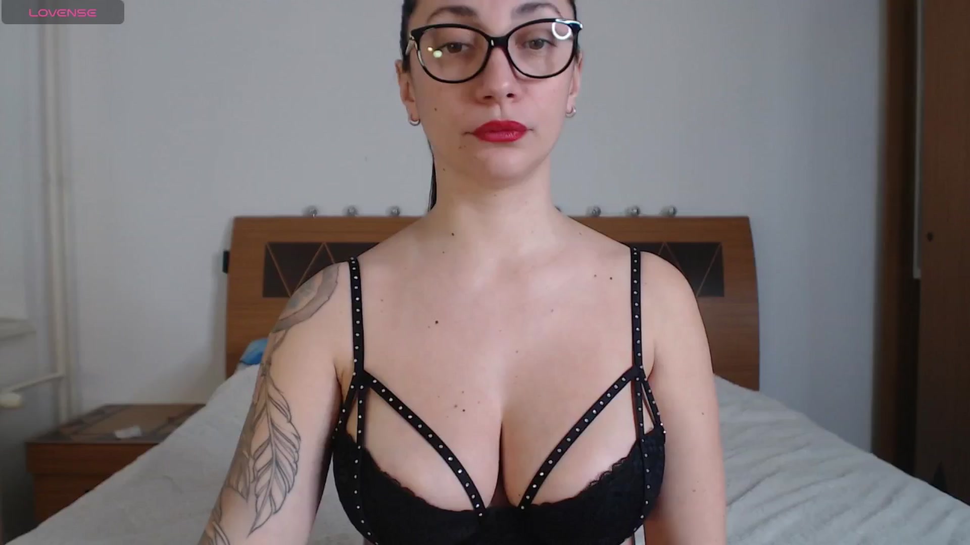 Gallery image thumbnail from MariaMariaa's myfreecams stream on, 04/22/2026, 20:52 image 18 of 20