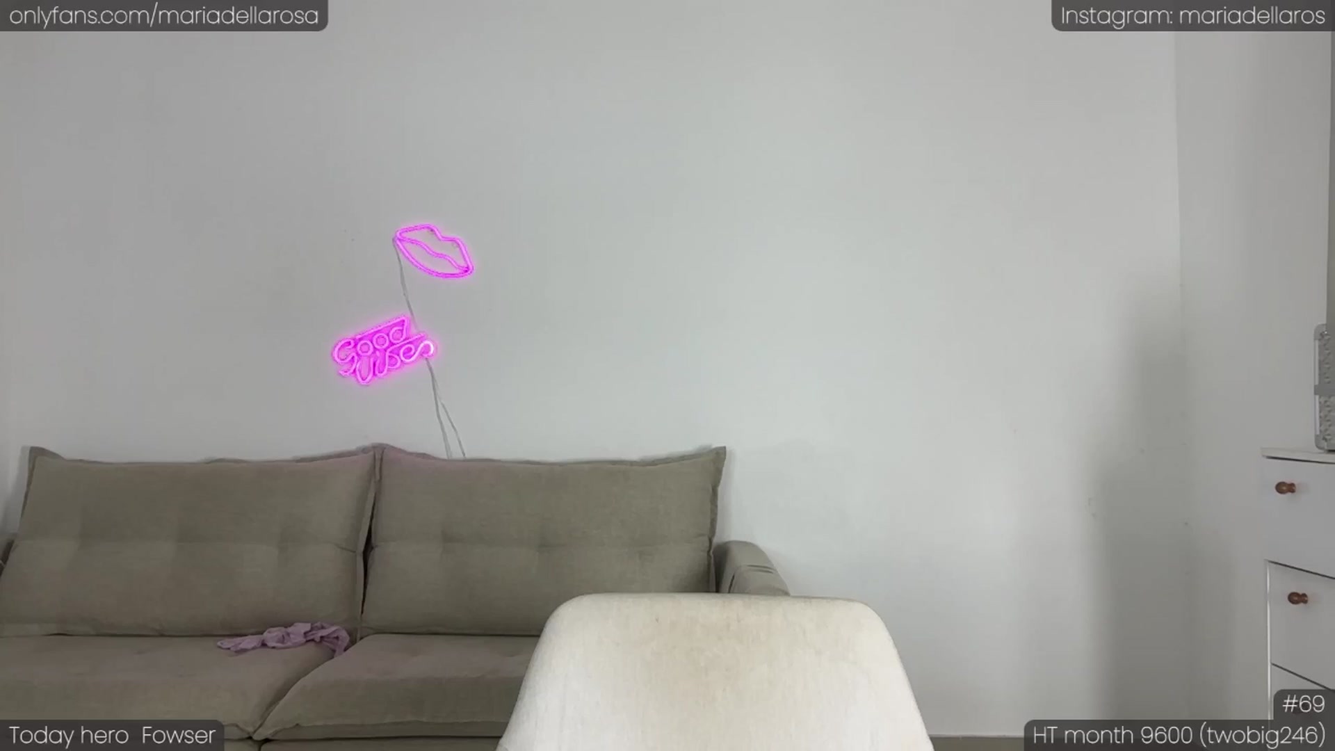 Gallery image thumbnail from Maria_'s myfreecams stream on, 09/18/2024, 04:33 image 8 of 20