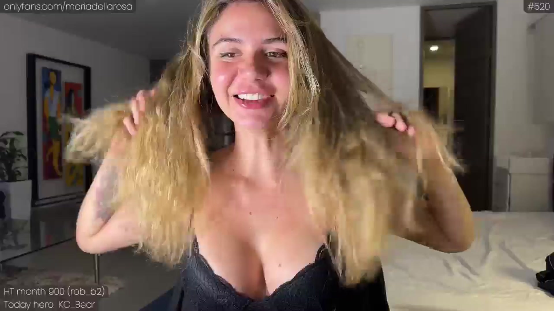 Gallery image thumbnail from Maria_'s myfreecams stream on, 11/19/2024, 03:09 image 15 of 20