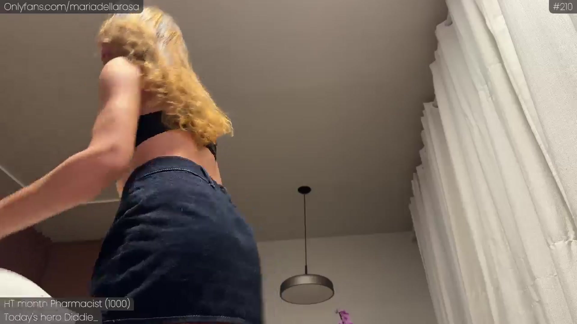 Gallery image thumbnail from Maria_'s myfreecams stream on, 01/16/2025, 02:56 image 18 of 20