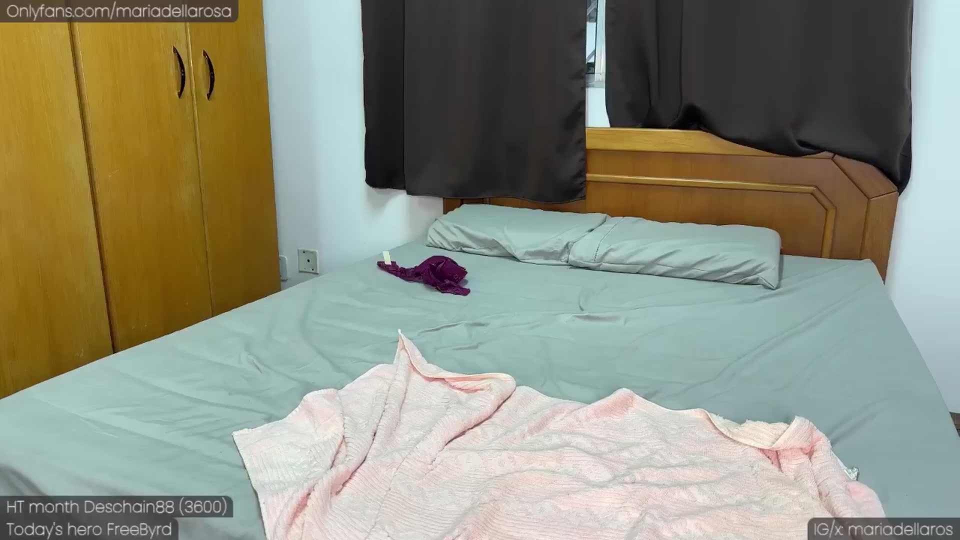 Gallery image thumbnail from Maria_'s myfreecams stream on, 03/16/2025, 22:10 image 15 of 20