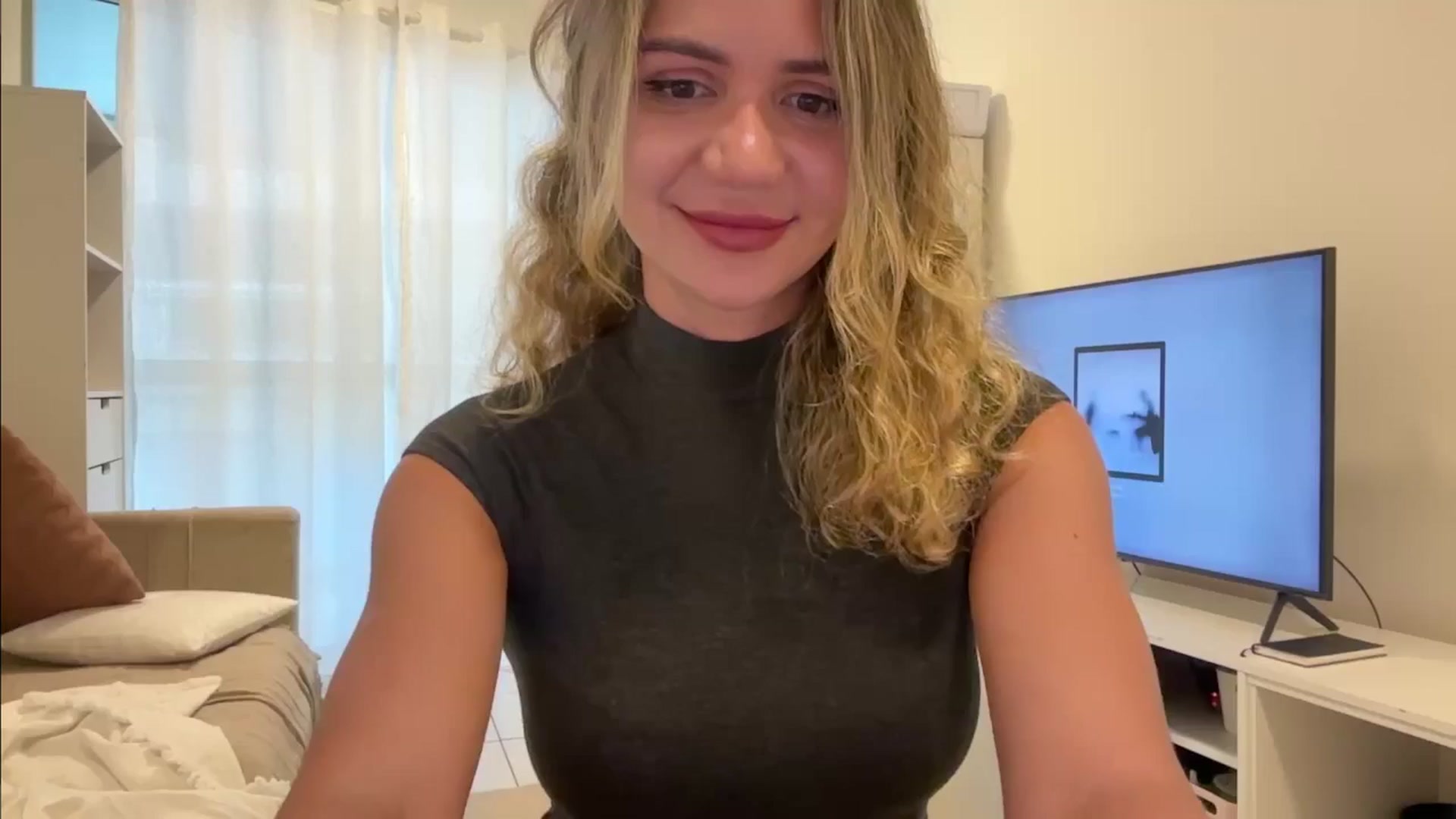 Gallery image thumbnail from Maria_'s myfreecams stream on, 10/10/2025, 20:59 image 1 of 20