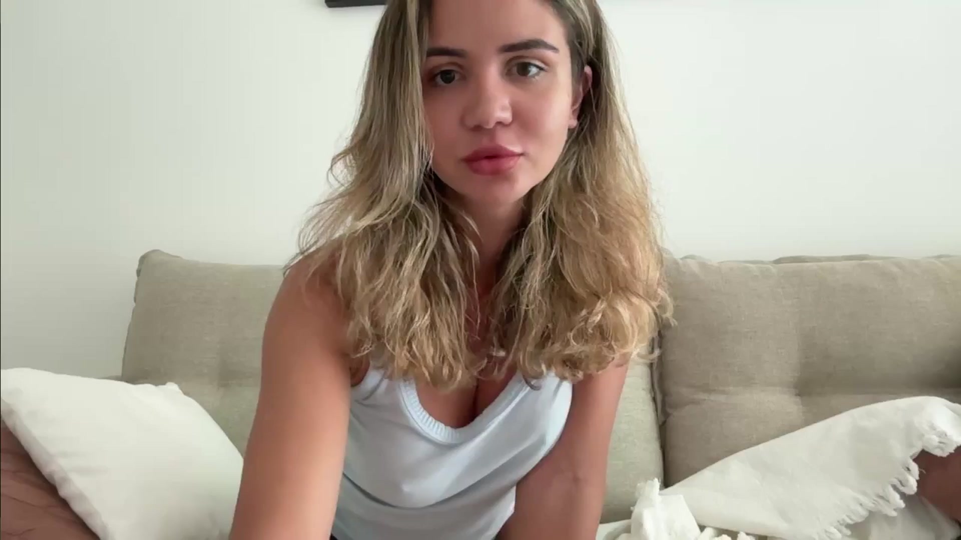 Gallery image thumbnail from Maria_'s myfreecams stream on, 10/11/2025, 14:38 image 16 of 20