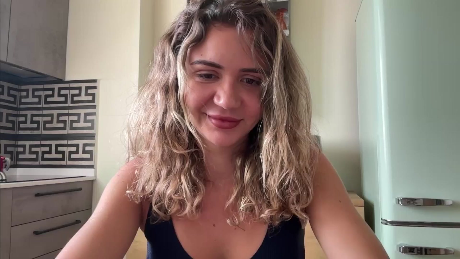 Gallery image thumbnail from Maria_'s myfreecams stream on, 10/21/2025, 10:14 image 7 of 20