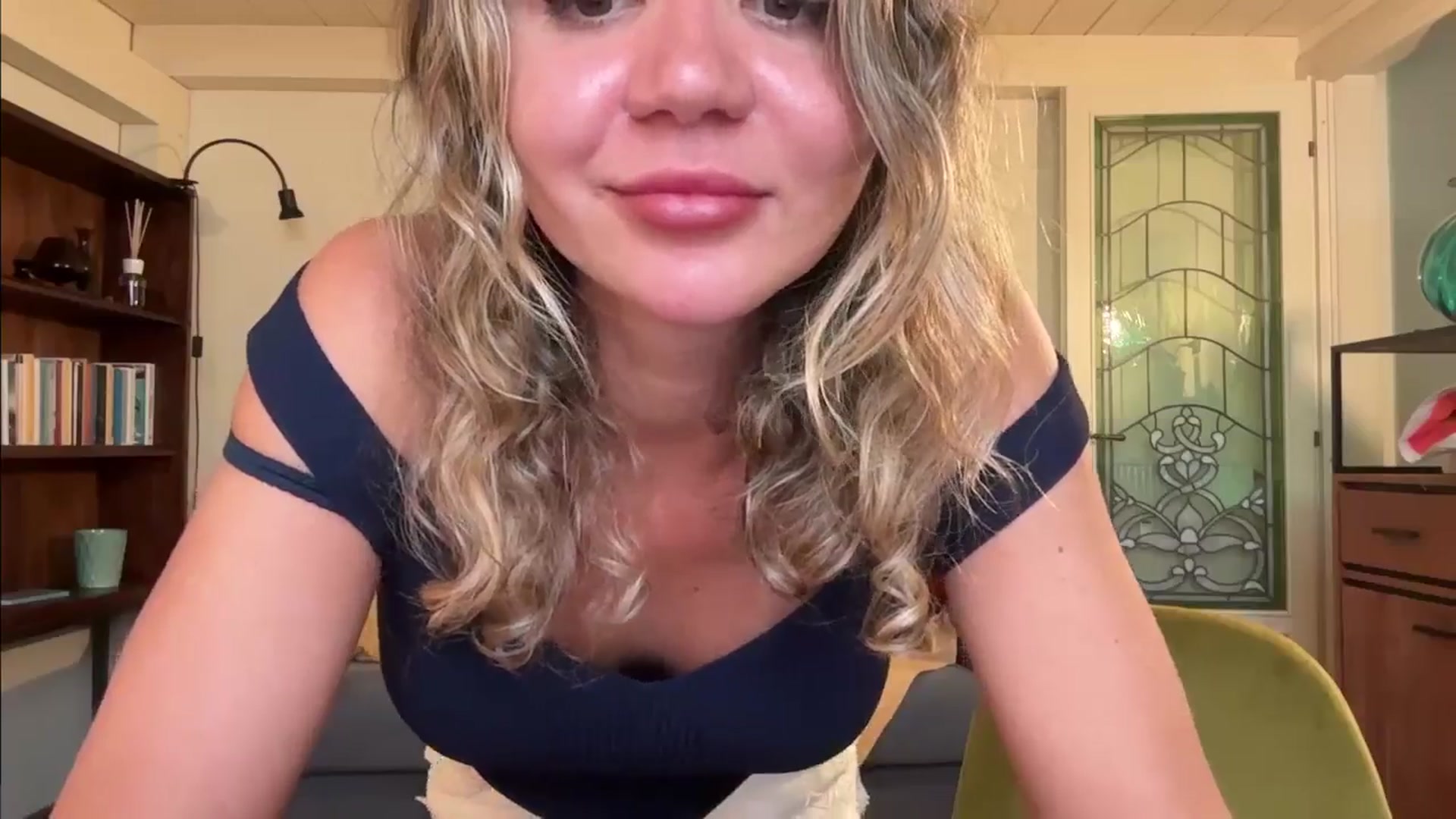 Gallery image thumbnail from Maria_'s myfreecams stream on, 10/21/2025, 16:14 image 15 of 20