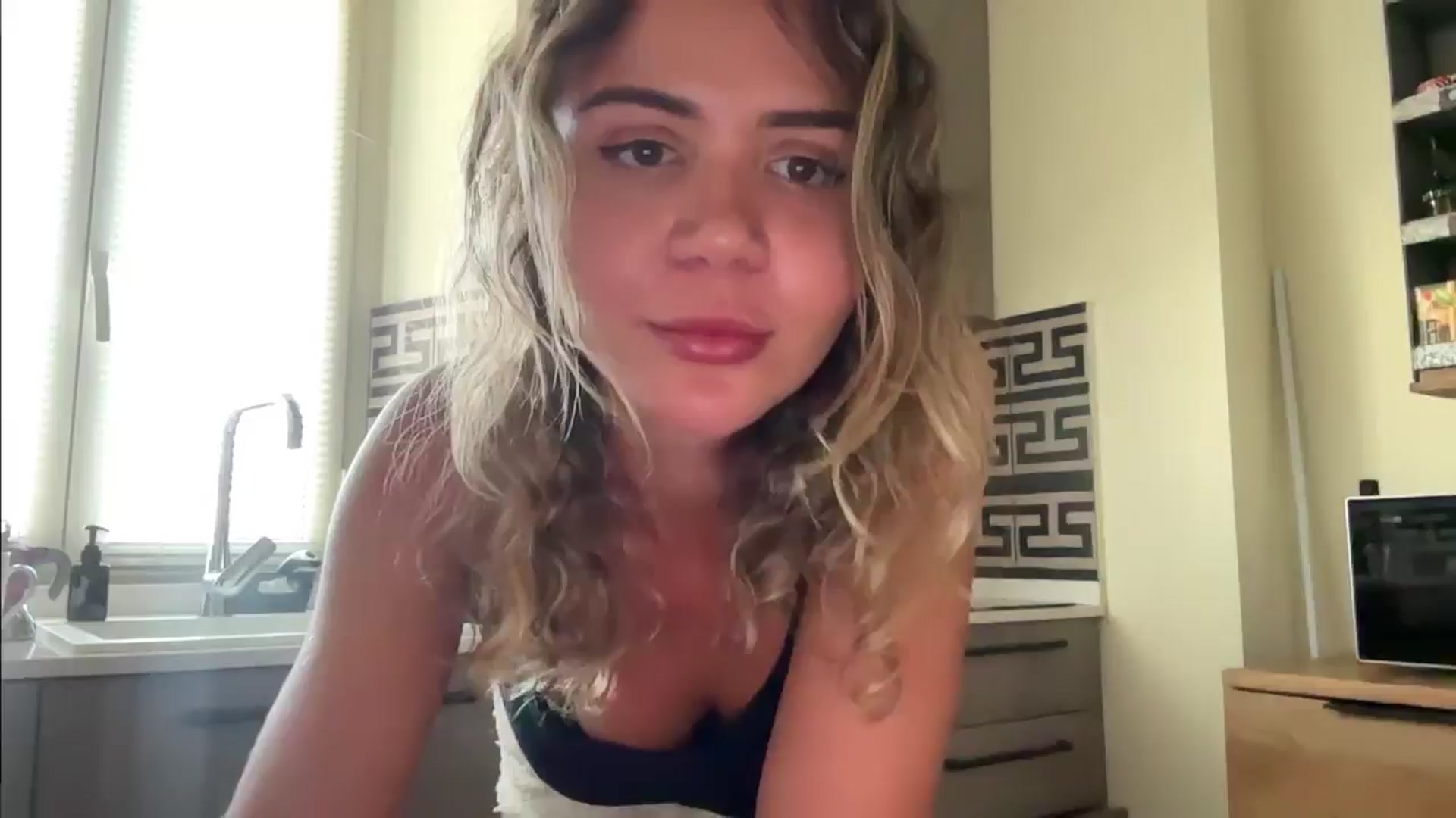 Gallery image thumbnail from Maria_'s myfreecams stream on, 10/21/2025, 16:14 image 3 of 20