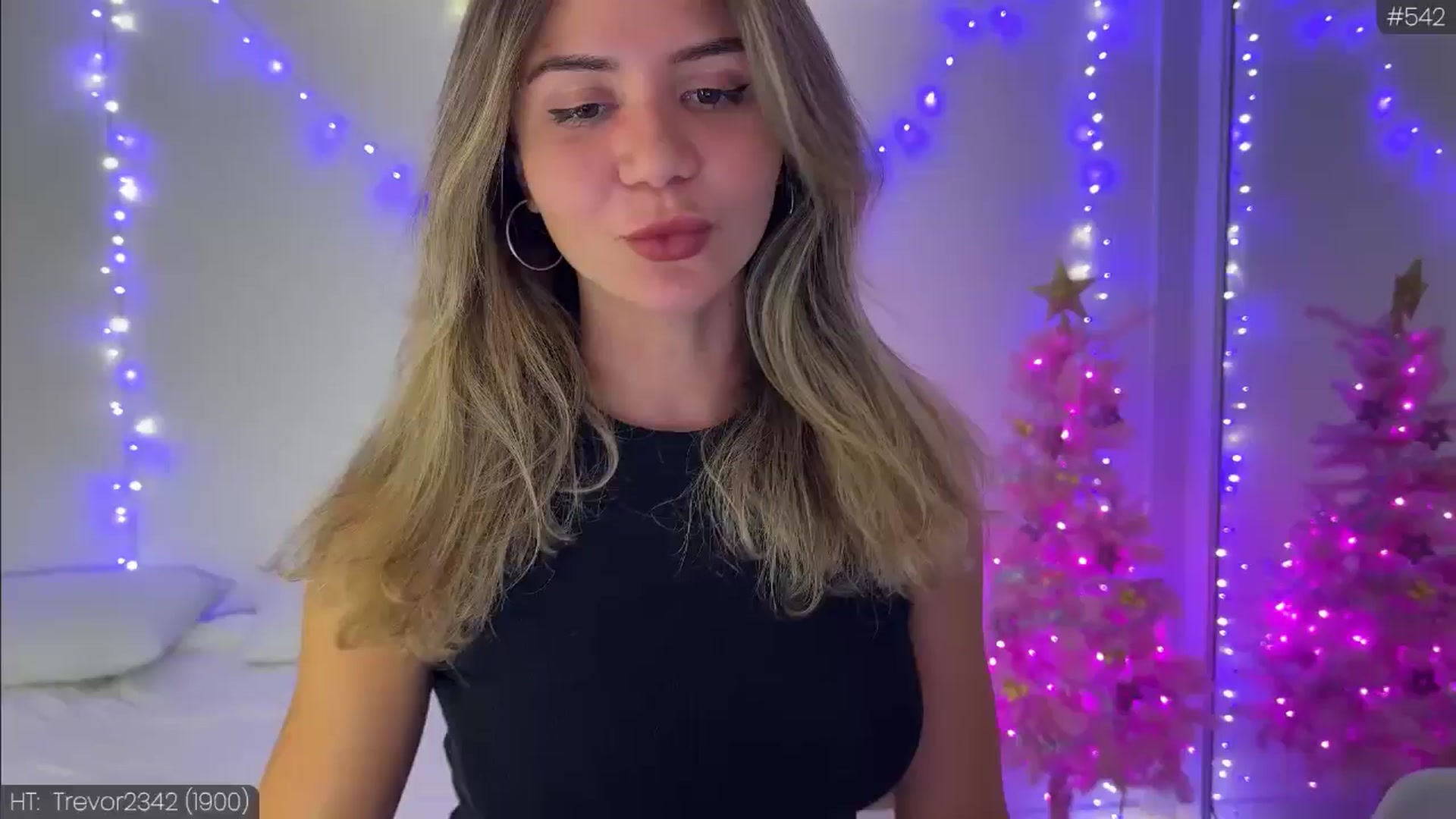 Gallery image thumbnail from Maria_'s myfreecams stream on, 11/13/2025, 03:32 image 1 of 20